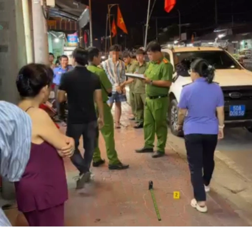 TP.HCM: Truy bắt nhanh nghi phạm mặc áo xe ôm công nghệ cướp giật tại tiệm vàng- Ảnh 1.