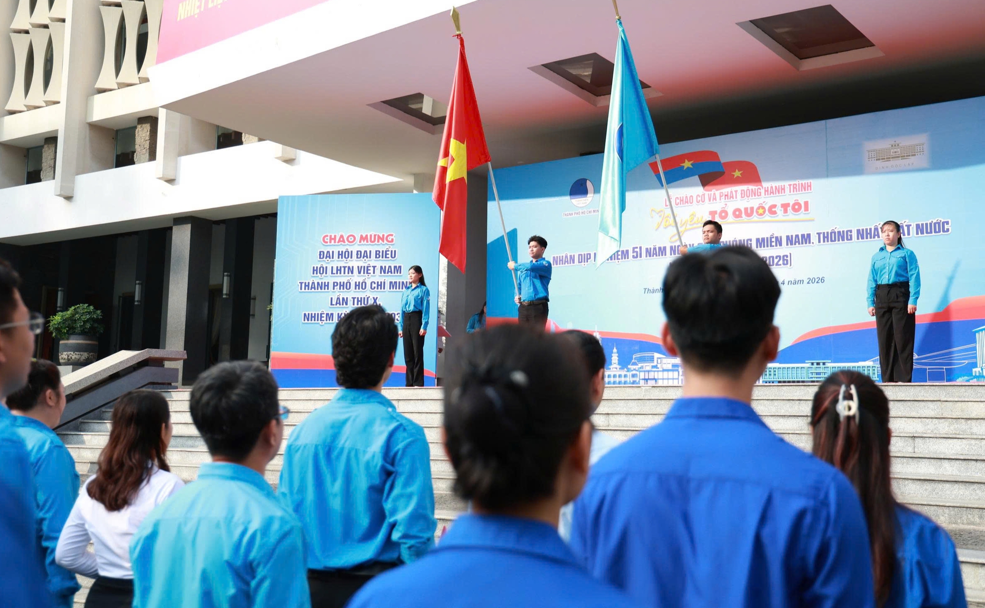 51 năm đất nước thống nhất: Lễ ch&agrave;o cờ đặc biệt tại Dinh Độc Lập  - Ảnh 1.