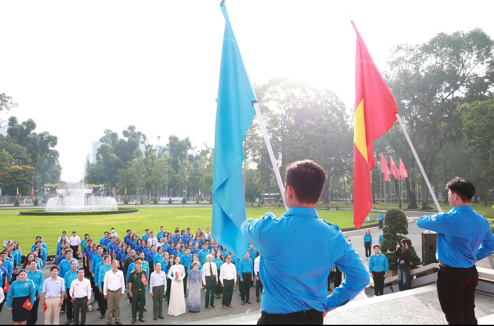 51 năm đất nước thống nhất: Lễ ch&agrave;o cờ đặc biệt tại Dinh Độc Lập  - Ảnh 2.