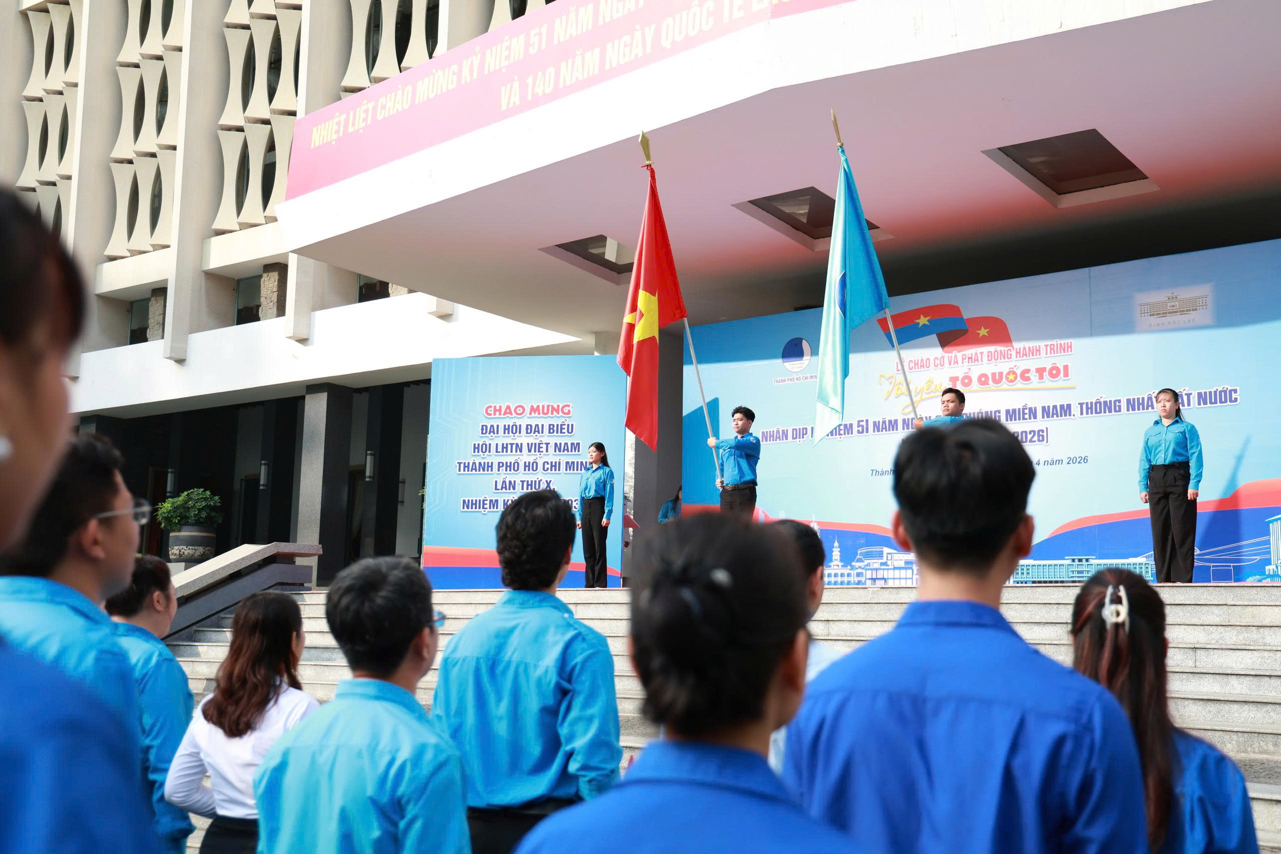 51 năm đất nước thống nhất: Lễ ch&agrave;o cờ đặc biệt tại Dinh Độc Lập  - Ảnh 1.