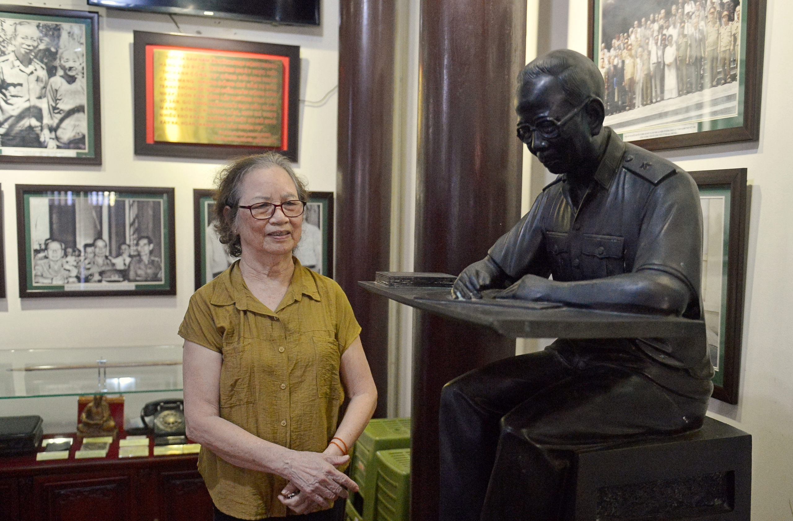 Bữa cơm đo&agrave;n tụ sau ng&agrave;y đất nước thống nhất của gia đ&igrave;nh tướng Ba Quốc- Ảnh 2.