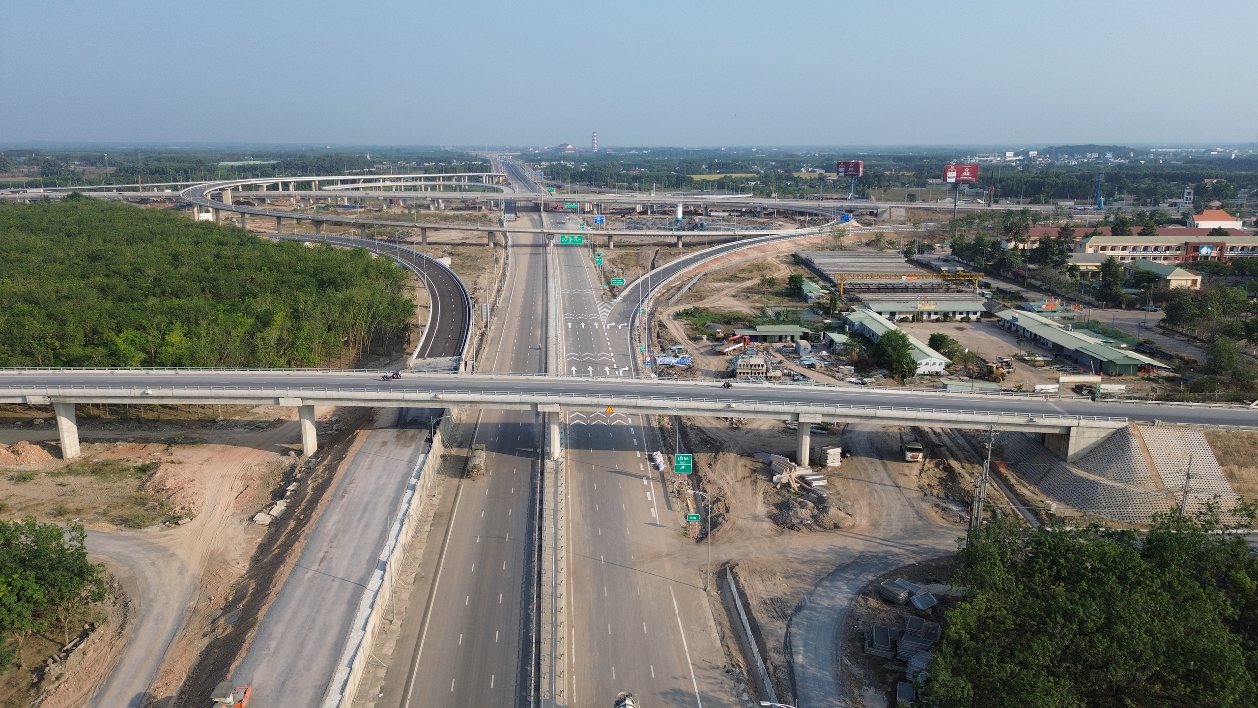 Cao tốc Biên Hòa - Vũng Tàu khai thác tạm từ 17 giờ chiều 29.4- Ảnh 2.