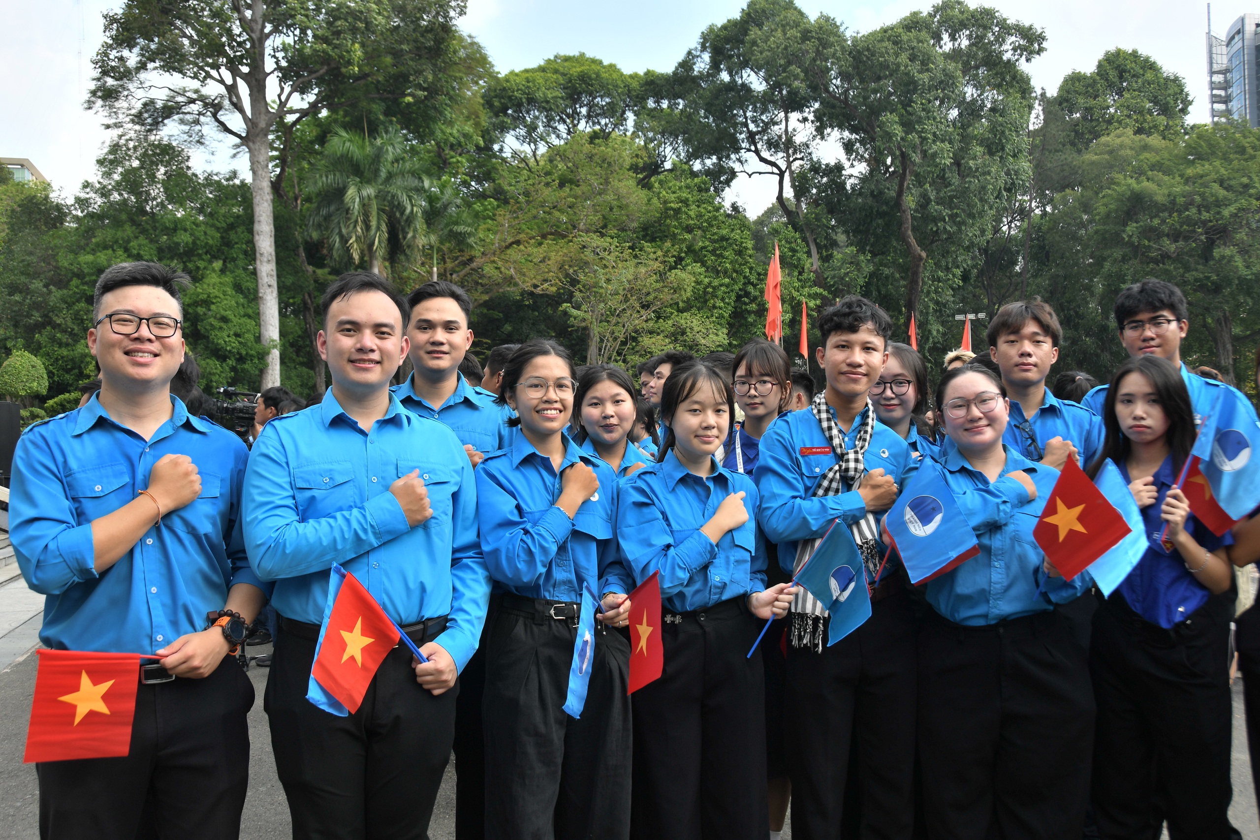 51 năm đất nước thống nhất: Lễ ch&agrave;o cờ đặc biệt tại Dinh Độc Lập  - Ảnh 9.