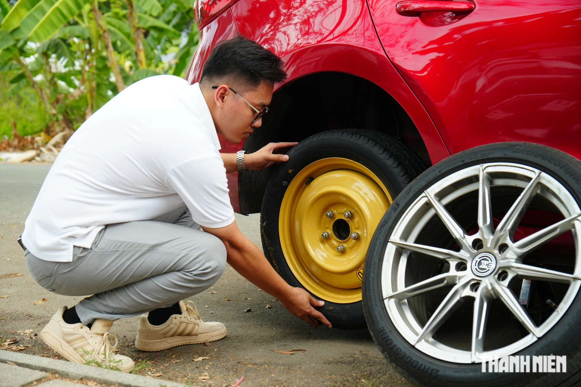 Quy tr&igrave;nh thay lốp dự ph&ograve;ng cho &ocirc; t&ocirc;? - Ảnh 1.
