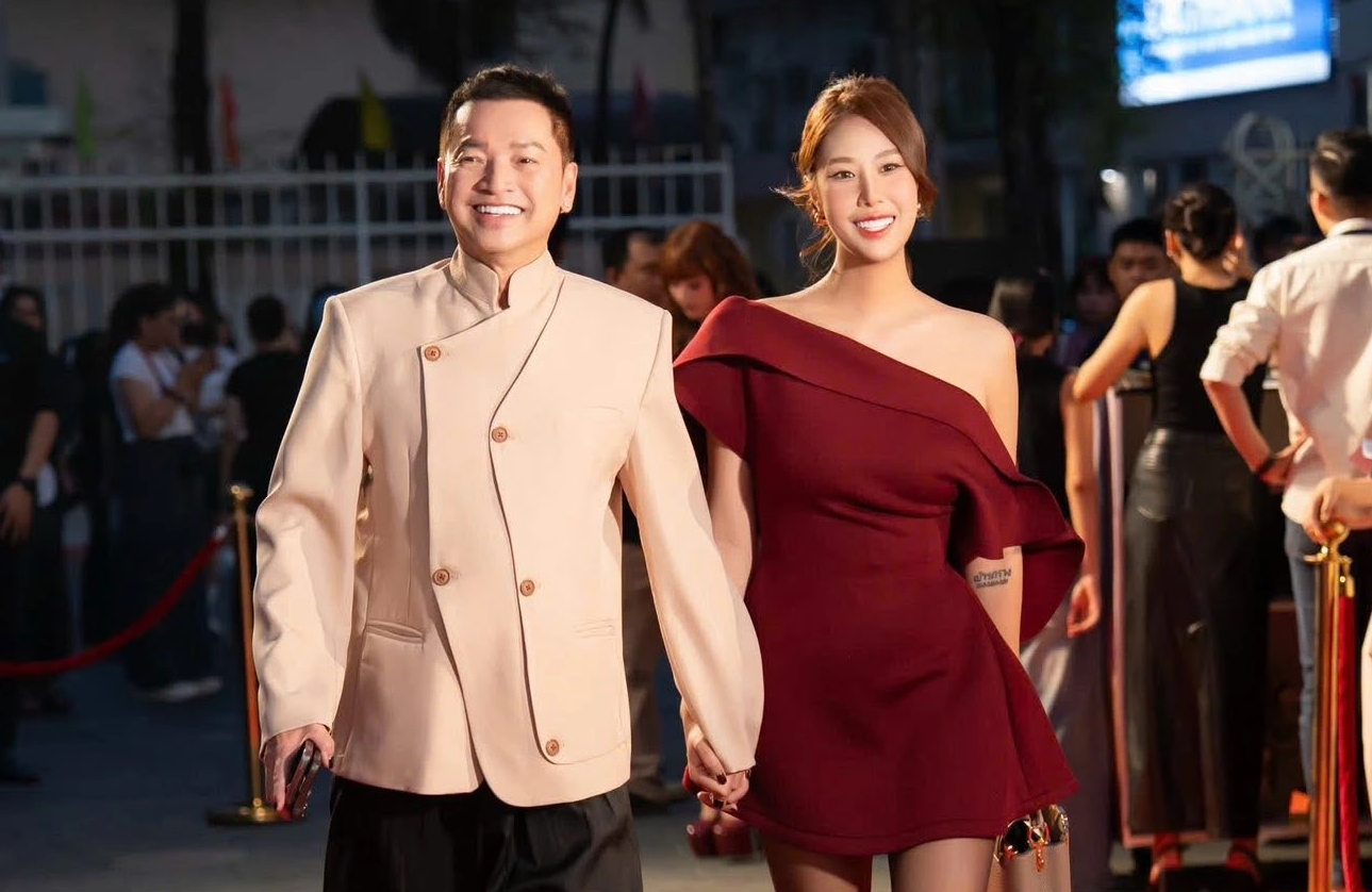 Ở tuổi 67, Quang Minh làm cha, kết hôn với bạn gái kém 37 tuổi: 'Đó là món quà trời cho' — image 3