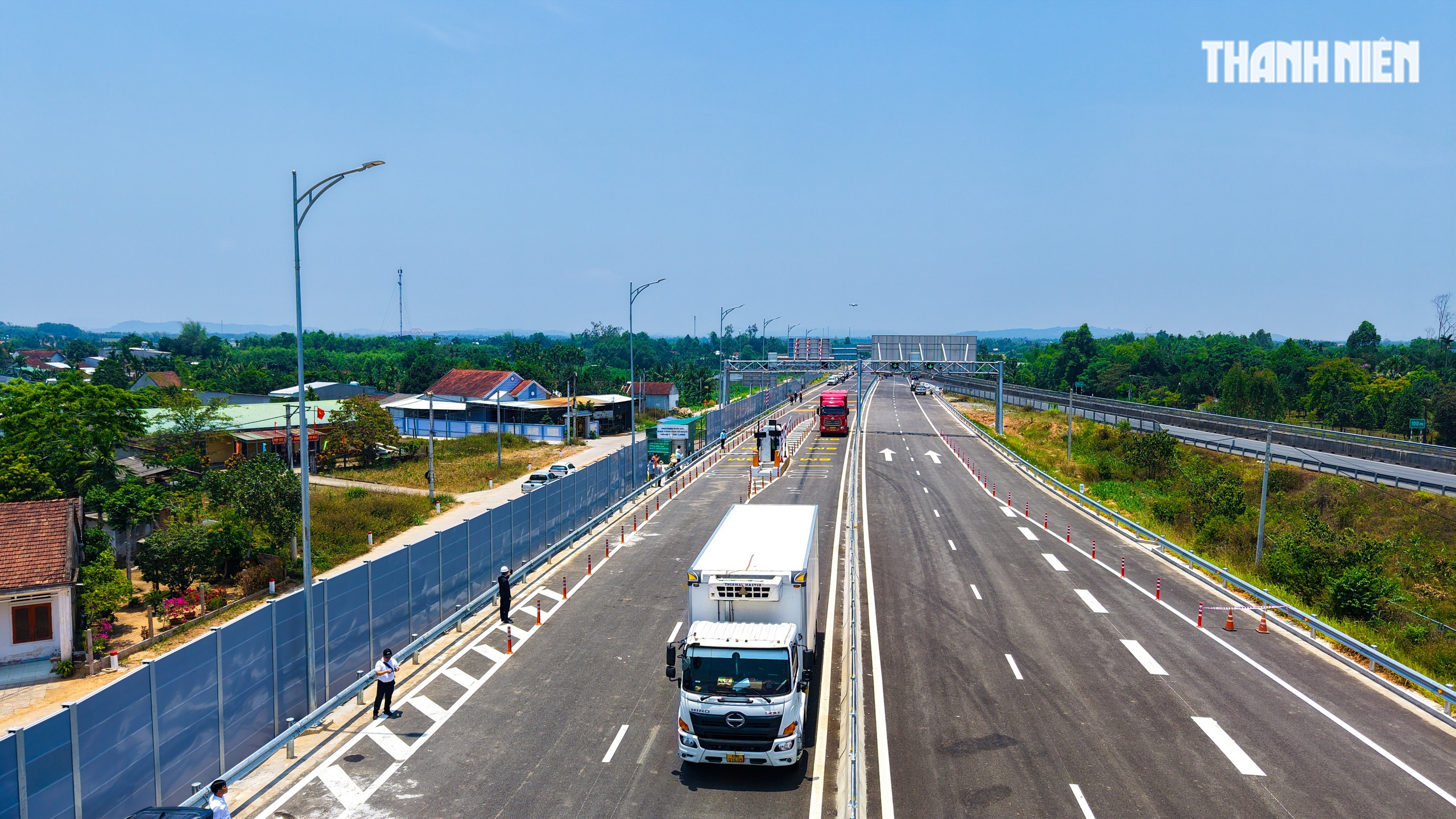Cao tốc Quảng Ng&atilde;i - Ho&agrave;i Nhơn th&ocirc;ng xe- Ảnh 1.