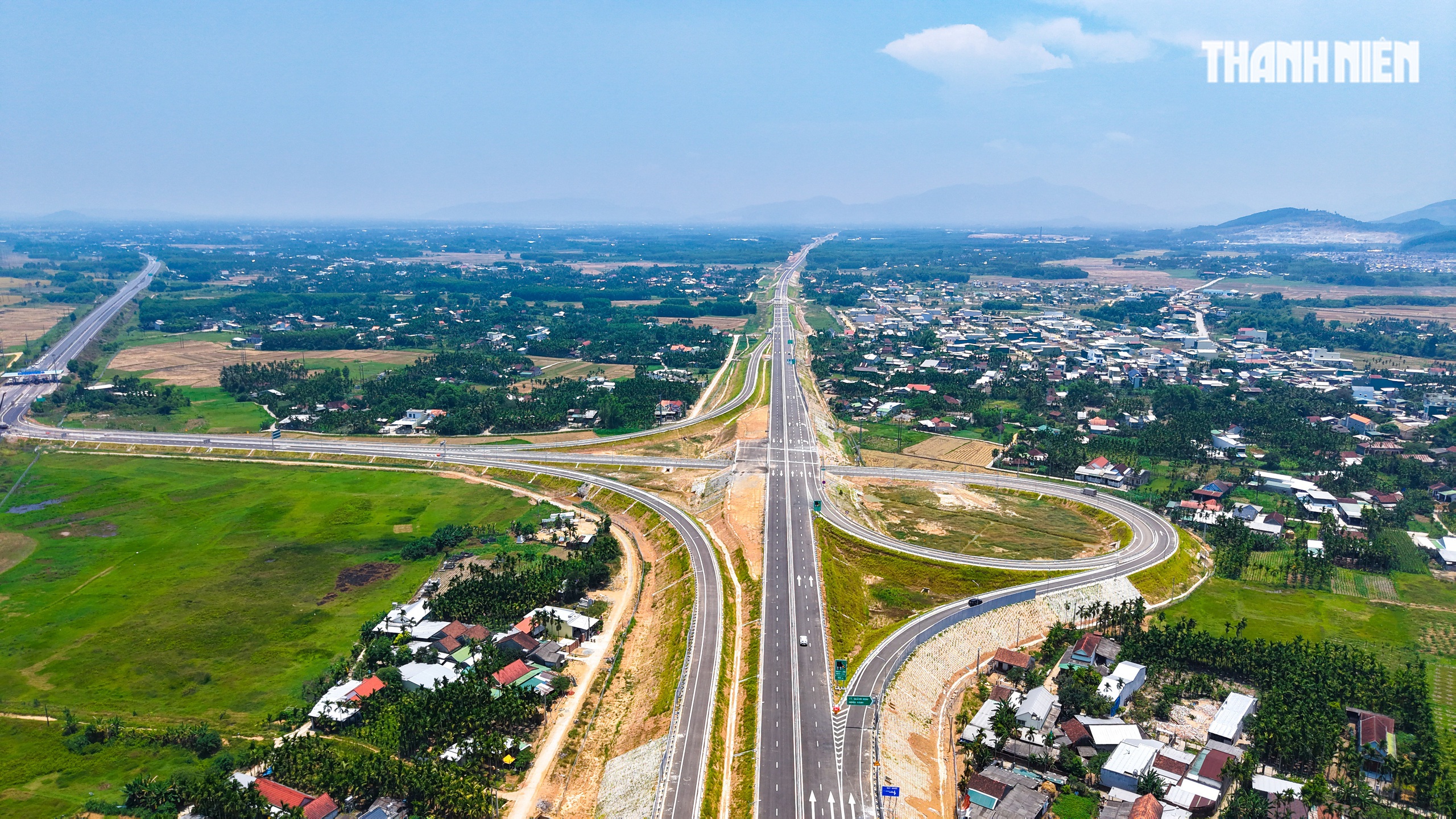 Cao tốc Quảng Ng&atilde;i - Ho&agrave;i Nhơn th&ocirc;ng xe- Ảnh 8.