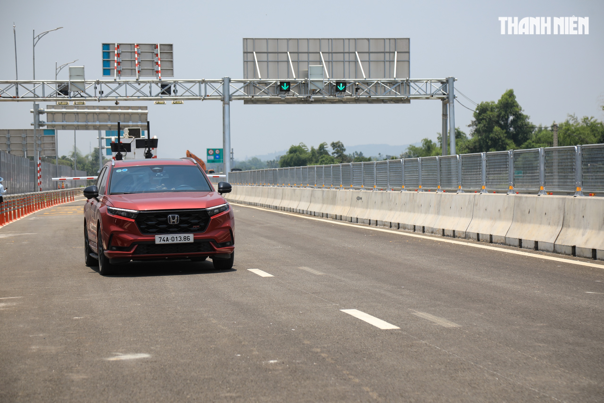 Cao tốc Quảng Ng&atilde;i - Ho&agrave;i Nhơn th&ocirc;ng xe- Ảnh 5.