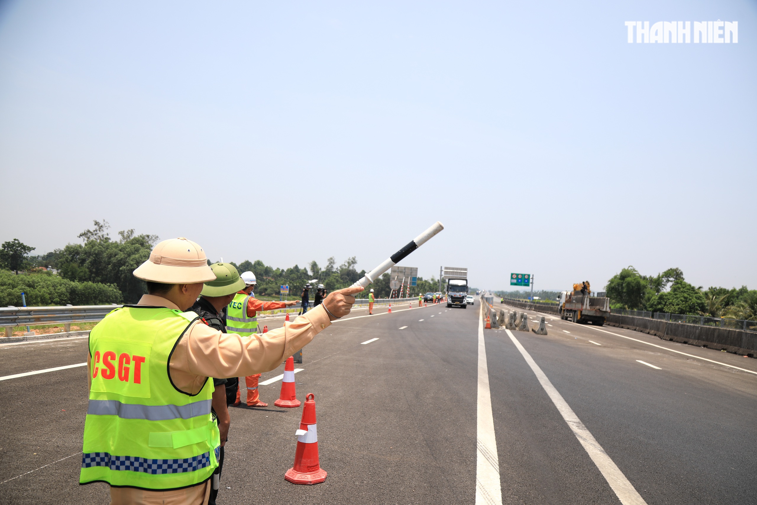 Cao tốc Quảng Ng&atilde;i - Ho&agrave;i Nhơn th&ocirc;ng xe- Ảnh 2.