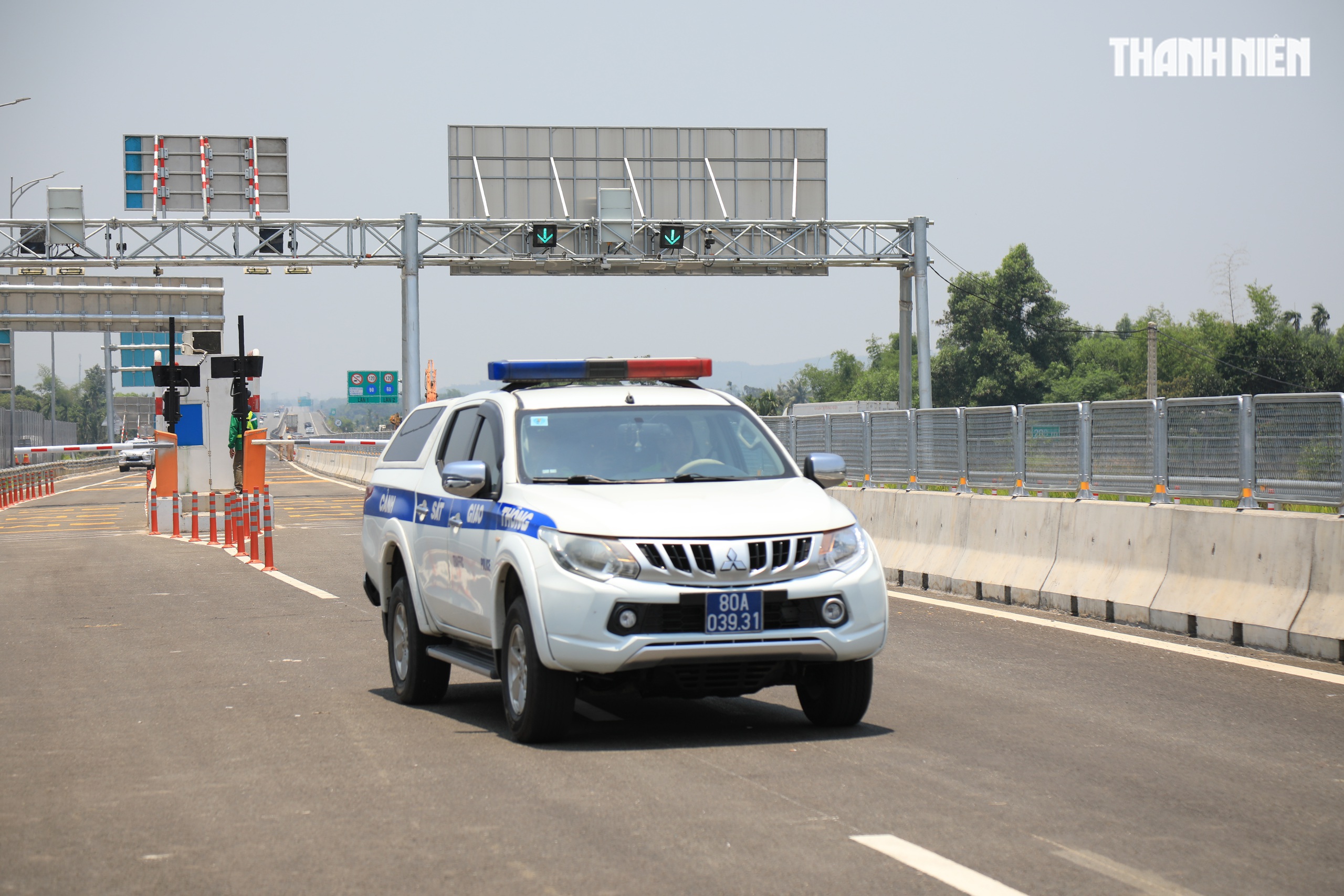 Cao tốc Quảng Ng&atilde;i - Ho&agrave;i Nhơn th&ocirc;ng xe- Ảnh 7.