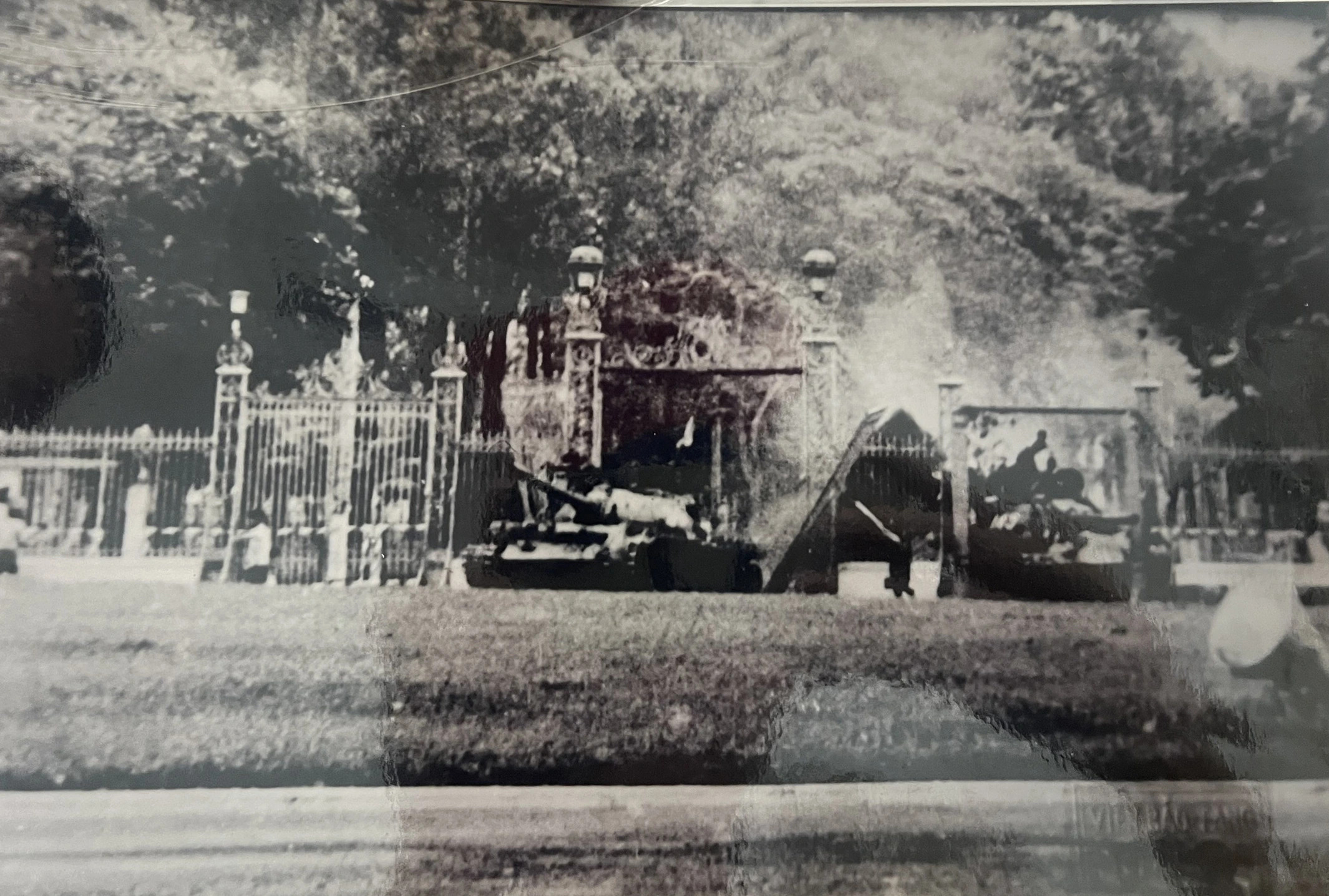 Gặp người l&iacute;nh v&agrave;o Dinh Độc Lập khi &aacute;o c&ograve;n thấm m&aacute;u - Ảnh 5.