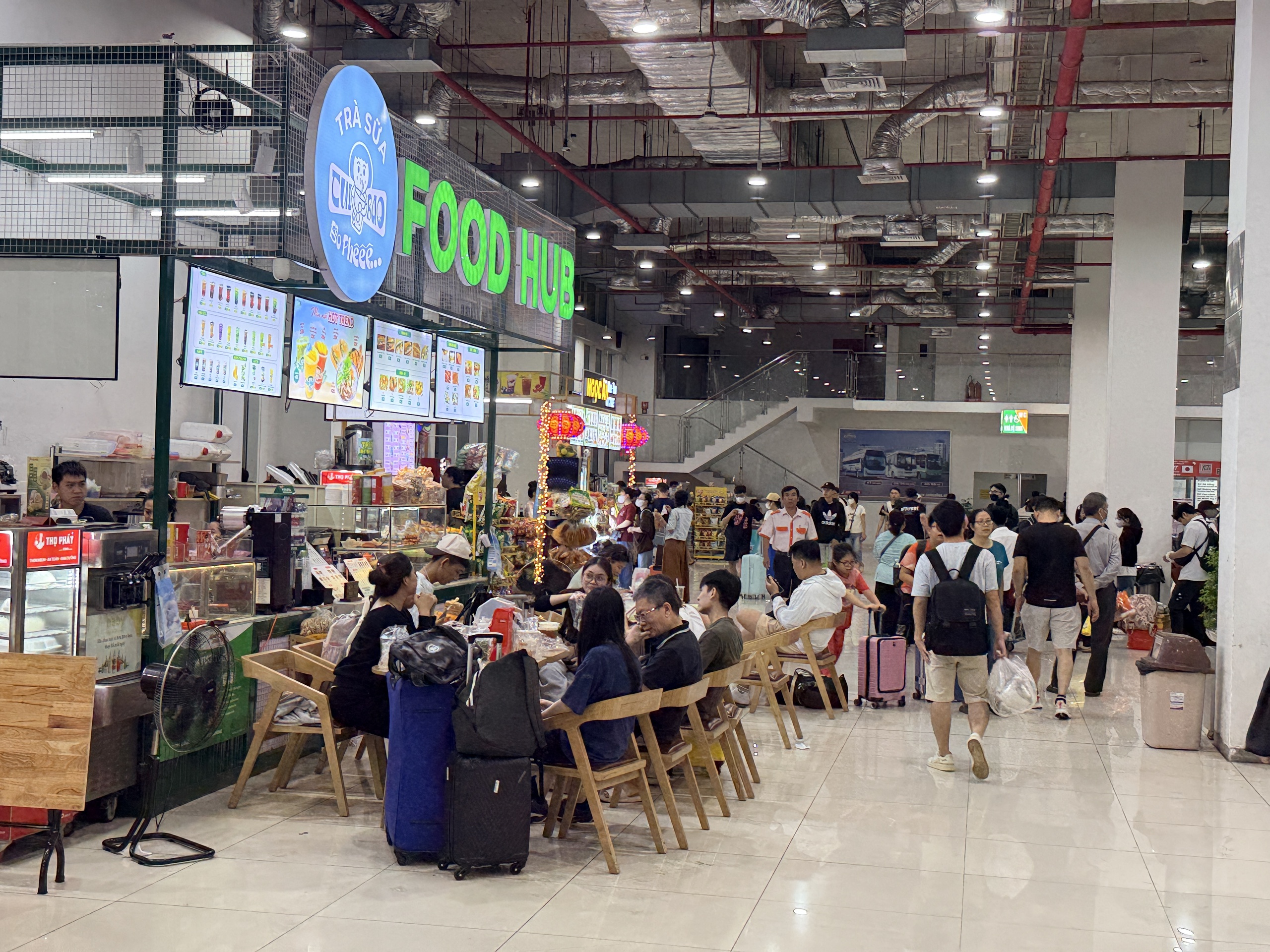 Nghỉ lễ 30.4 - 1.5: Bến xe Miền Đ&ocirc;ng mới đ&ocirc;ng đ&uacute;c đến nửa đ&ecirc;m - Ảnh 8.