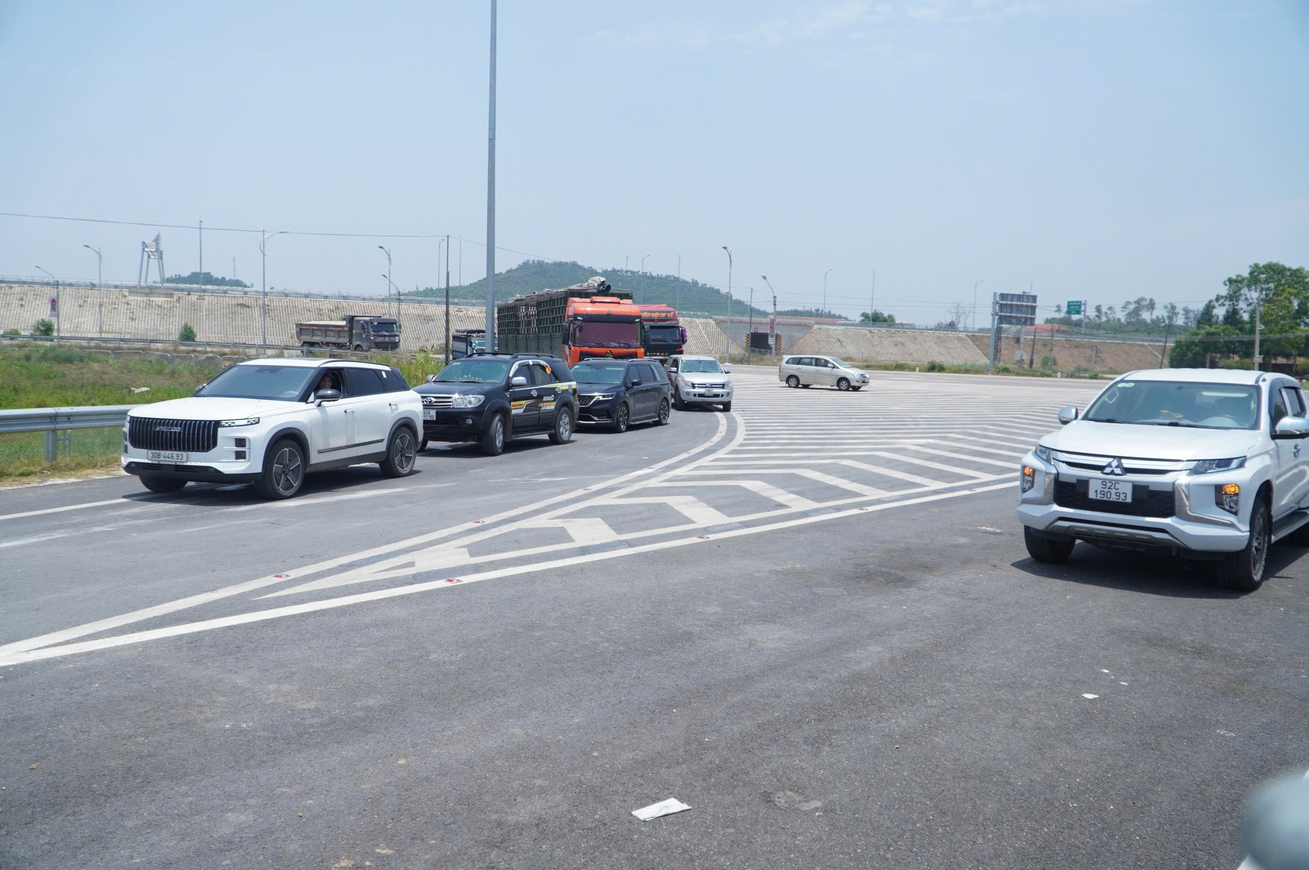 Cao tốc Hoài Nhơn - Quy Nhơn và Quy Nhơn - Chí Thạnh thông xe- Ảnh 6.