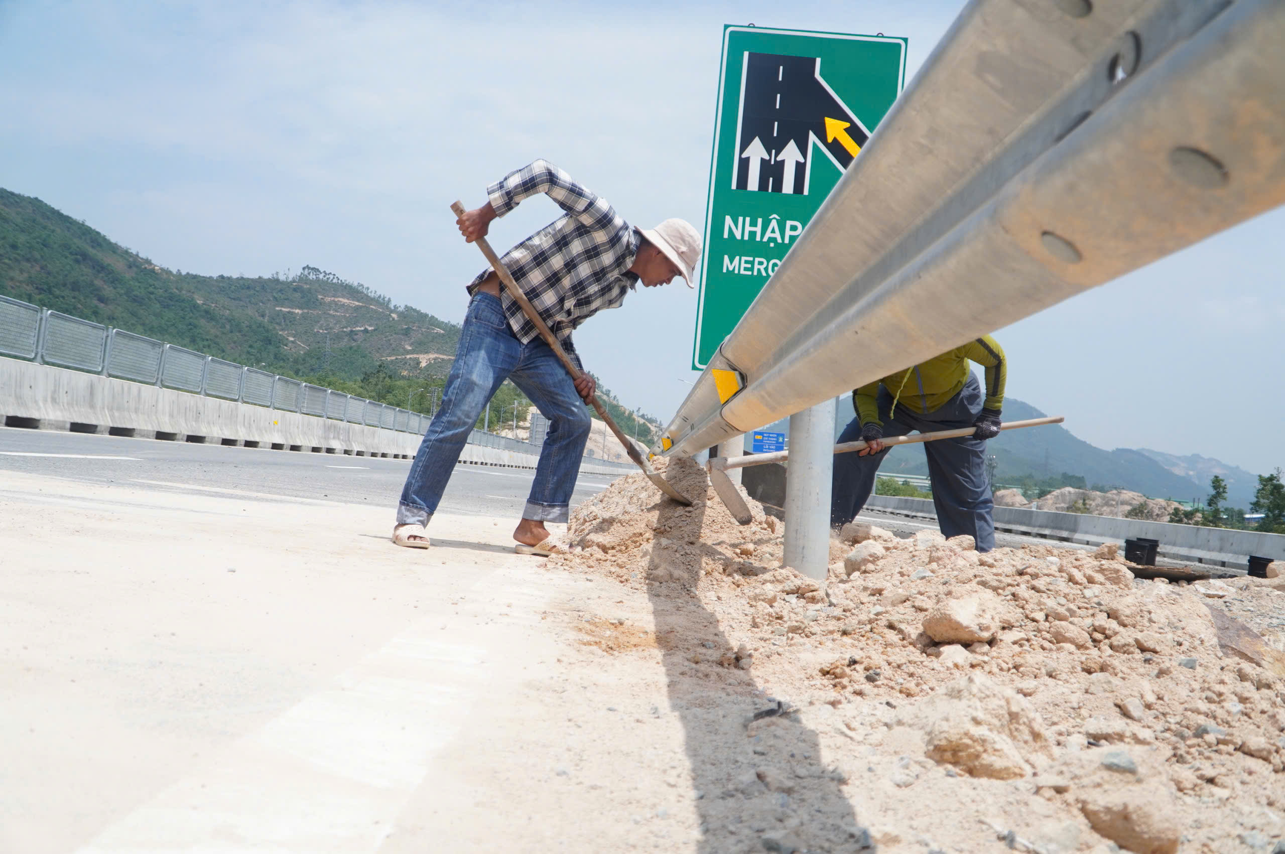 Cao tốc Hoài Nhơn - Quy Nhơn và Quy Nhơn - Chí Thạnh thông xe- Ảnh 2.