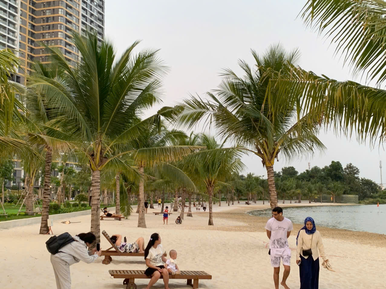 Xuất hiện &lsquo;b&atilde;i biển&rsquo; ngay trong l&ograve;ng TP.HCM khiến giới trẻ &lsquo;rần rần&rsquo; k&eacute;o đến - Ảnh 1.