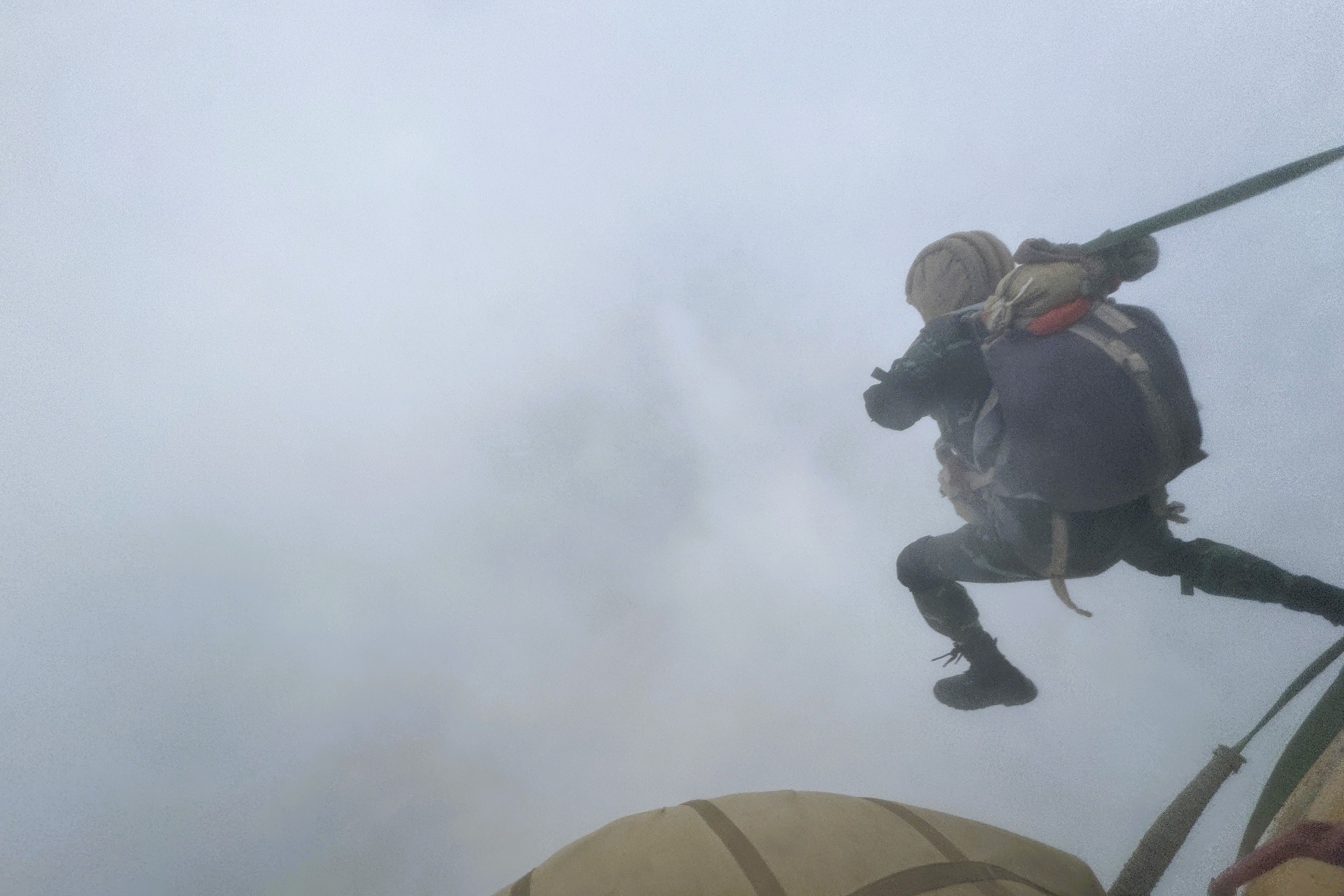 Bộ đội nhảy d&ugrave;  - Ảnh 15.