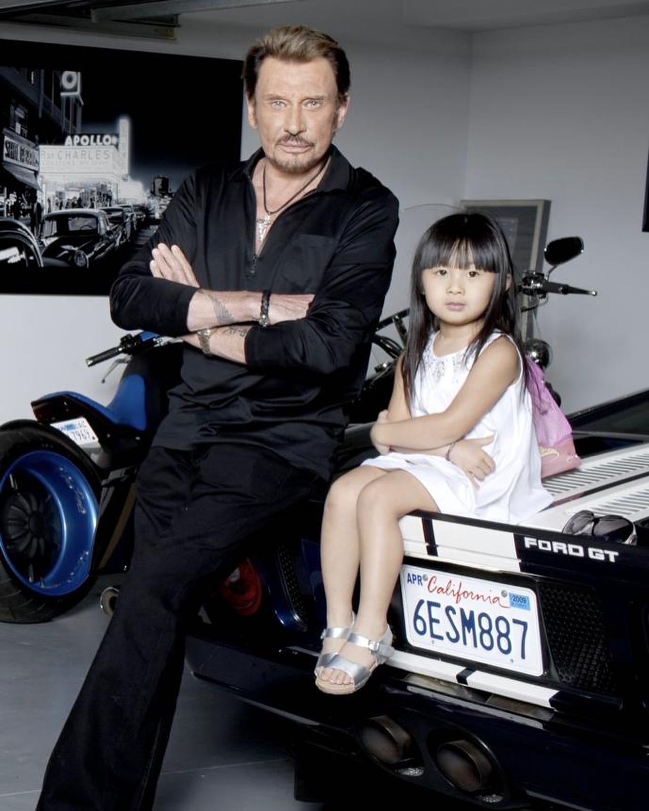 C&ocirc; b&eacute; Việt Nam được danh ca Ph&aacute;p Johnny Hallyday nhận nu&ocirc;i giờ ra sao? - Ảnh 10.