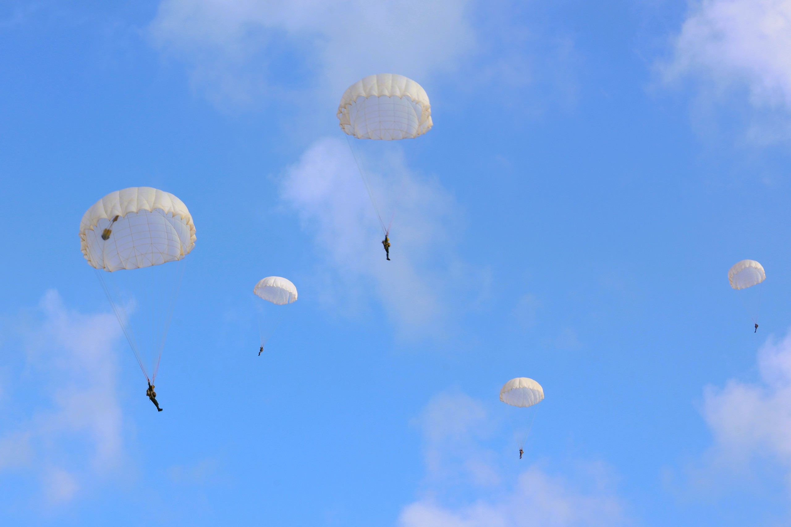 Bộ đội nhảy d&ugrave;  - Ảnh 5.