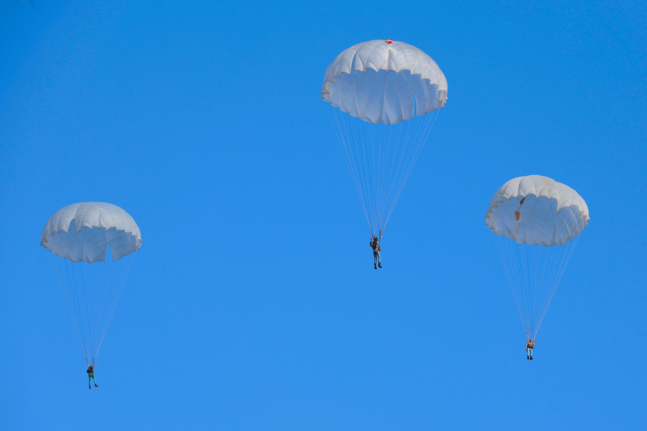 Bộ đội nhảy d&ugrave;  - Ảnh 17.