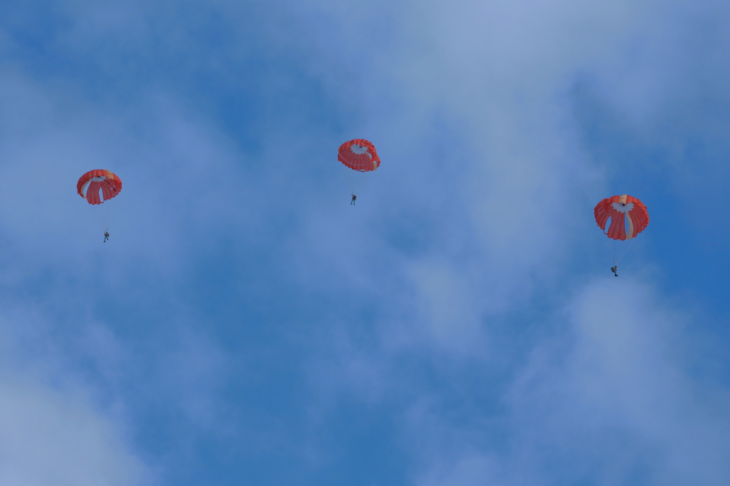 Bộ đội nhảy d&ugrave;  - Ảnh 19.