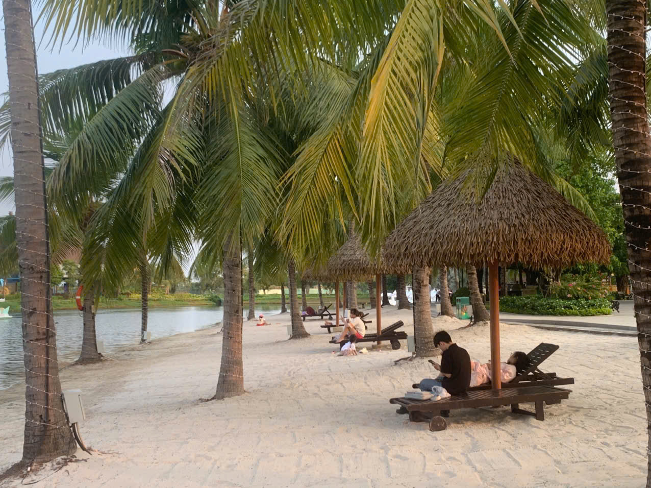 Xuất hiện &lsquo;b&atilde;i biển&rsquo; ngay trong l&ograve;ng TP.HCM khiến giới trẻ &lsquo;rần rần&rsquo; k&eacute;o đến - Ảnh 2.