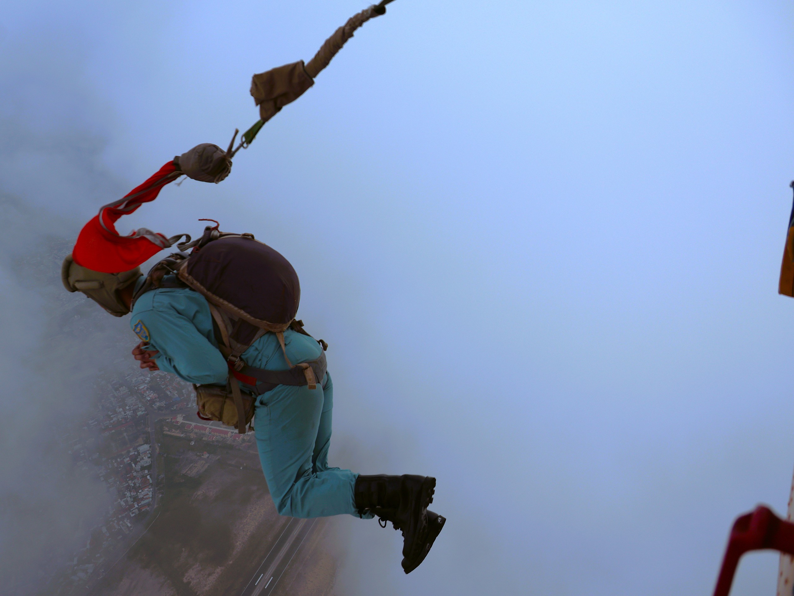 Bộ đội nhảy d&ugrave;  - Ảnh 12.