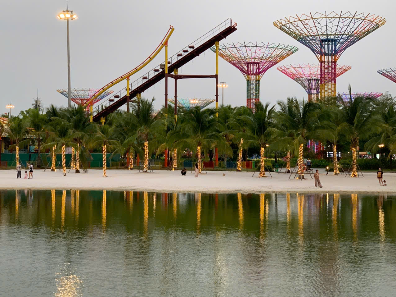 Xuất hiện &lsquo;b&atilde;i biển&rsquo; ngay trong l&ograve;ng TP.HCM khiến giới trẻ &lsquo;rần rần&rsquo; k&eacute;o đến - Ảnh 10.