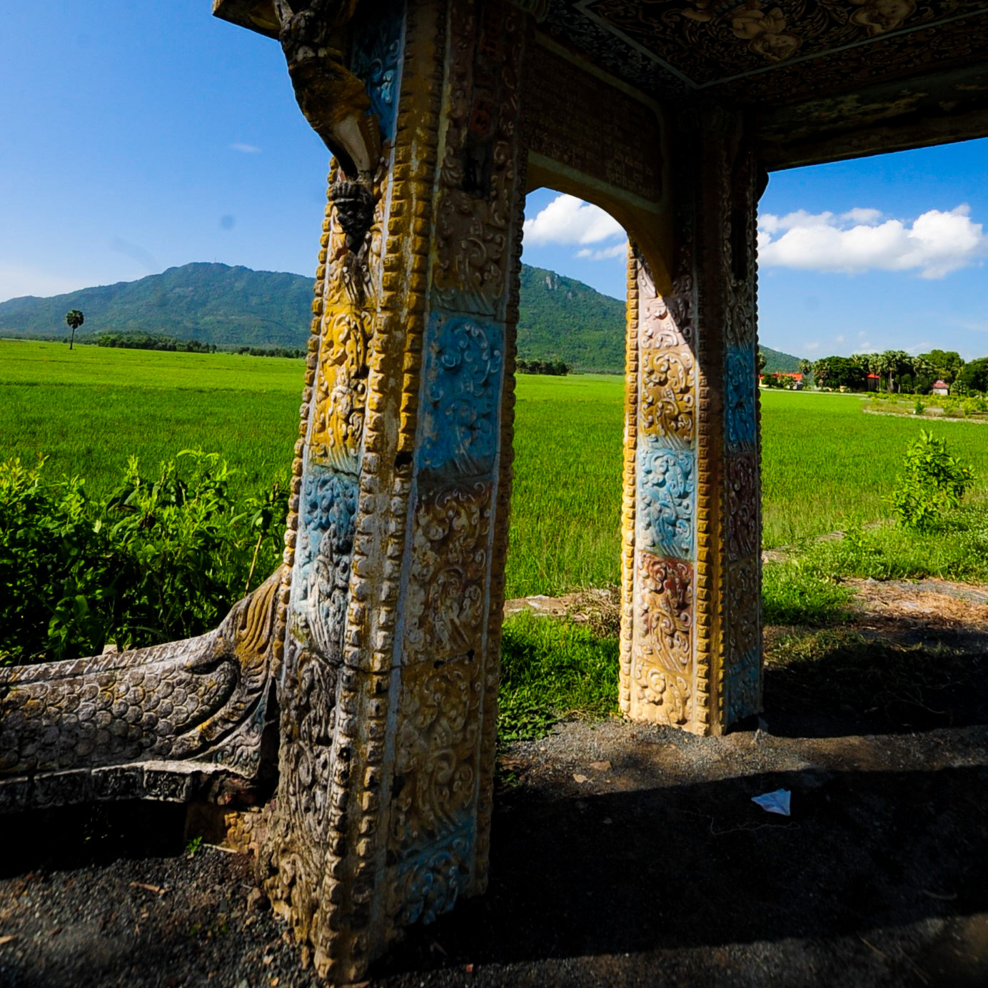 Kh&aacute;m ph&aacute; vẻ đẹp ch&ugrave;a Khmer Bảy N&uacute;i qua cổng trời Koh Kas độc đ&aacute;o - Ảnh 3.