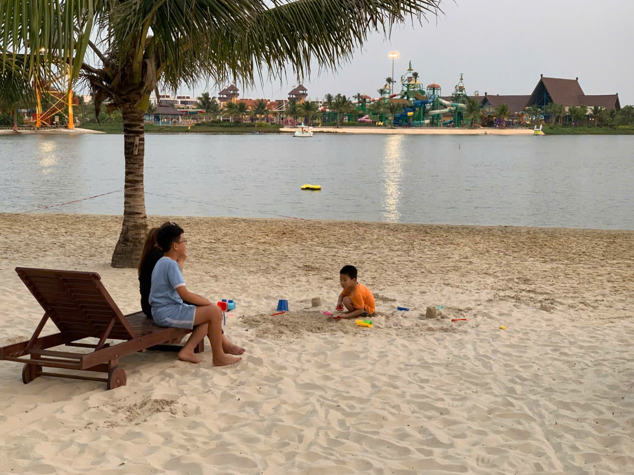 Xuất hiện &lsquo;b&atilde;i biển&rsquo; ngay trong l&ograve;ng TP.HCM khiến giới trẻ &lsquo;rần rần&rsquo; k&eacute;o đến - Ảnh 6.