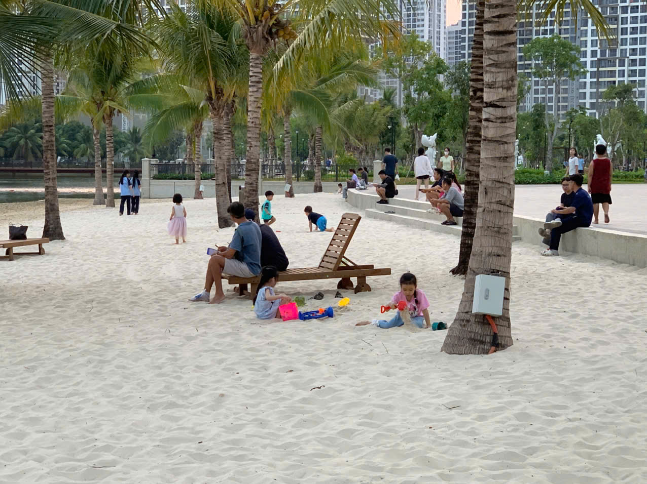 Xuất hiện &lsquo;b&atilde;i biển&rsquo; ngay trong l&ograve;ng TP.HCM khiến giới trẻ &lsquo;rần rần&rsquo; k&eacute;o đến - Ảnh 4.