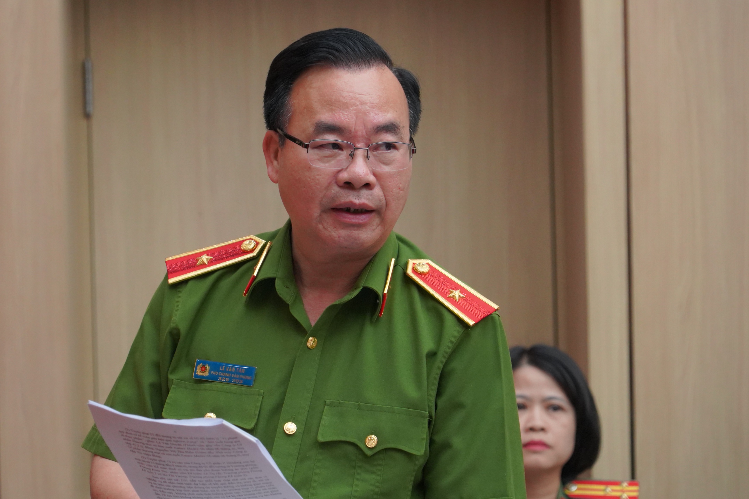 Bộ Công an thông tin vụ khởi tố cựu Cục trưởng Cục Môi trường Hoàng Văn Thức - Ảnh 1.