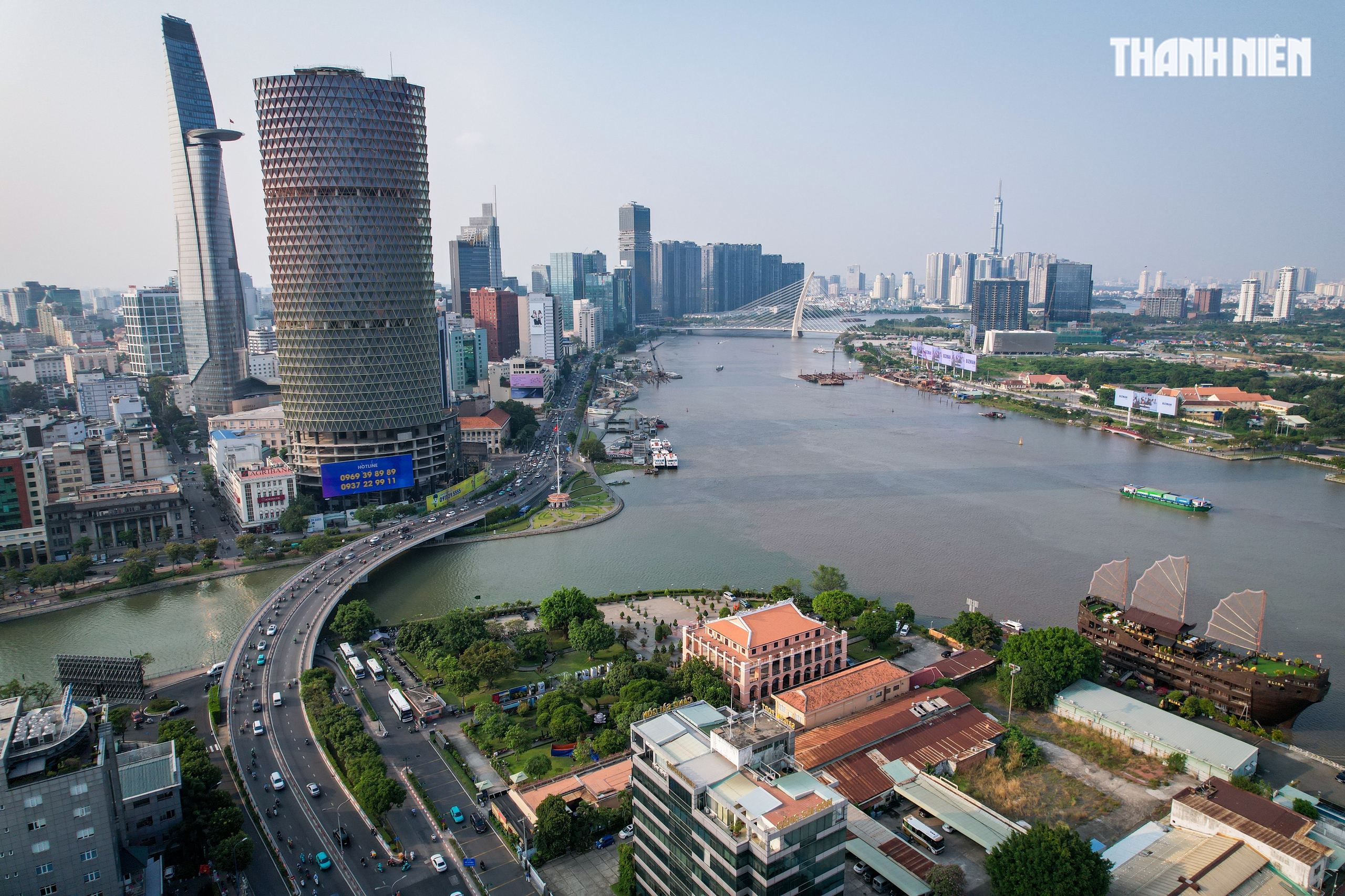 Cầu đi bộ ngh&igrave;n tỉ qua s&ocirc;ng S&agrave;i G&ograve;n dần th&agrave;nh h&igrave;nh sau một năm thi c&ocirc;ng - Ảnh 16.