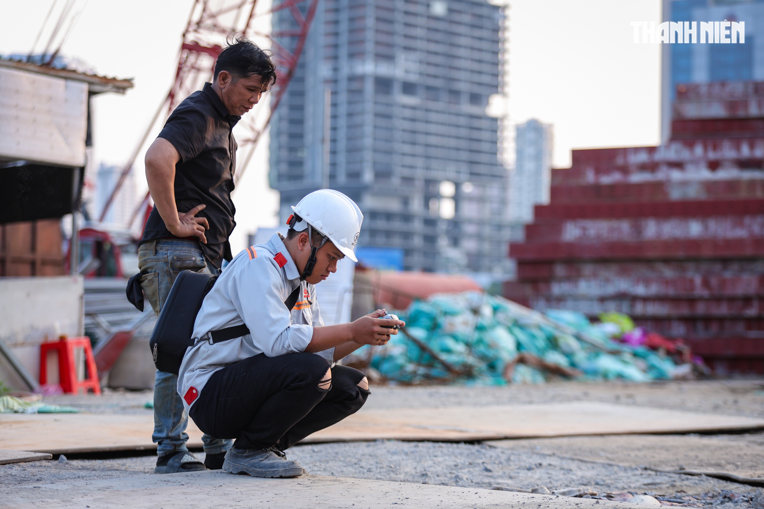 Cầu đi bộ ngh&igrave;n tỉ qua s&ocirc;ng S&agrave;i G&ograve;n dần th&agrave;nh h&igrave;nh sau một năm thi c&ocirc;ng - Ảnh 8.