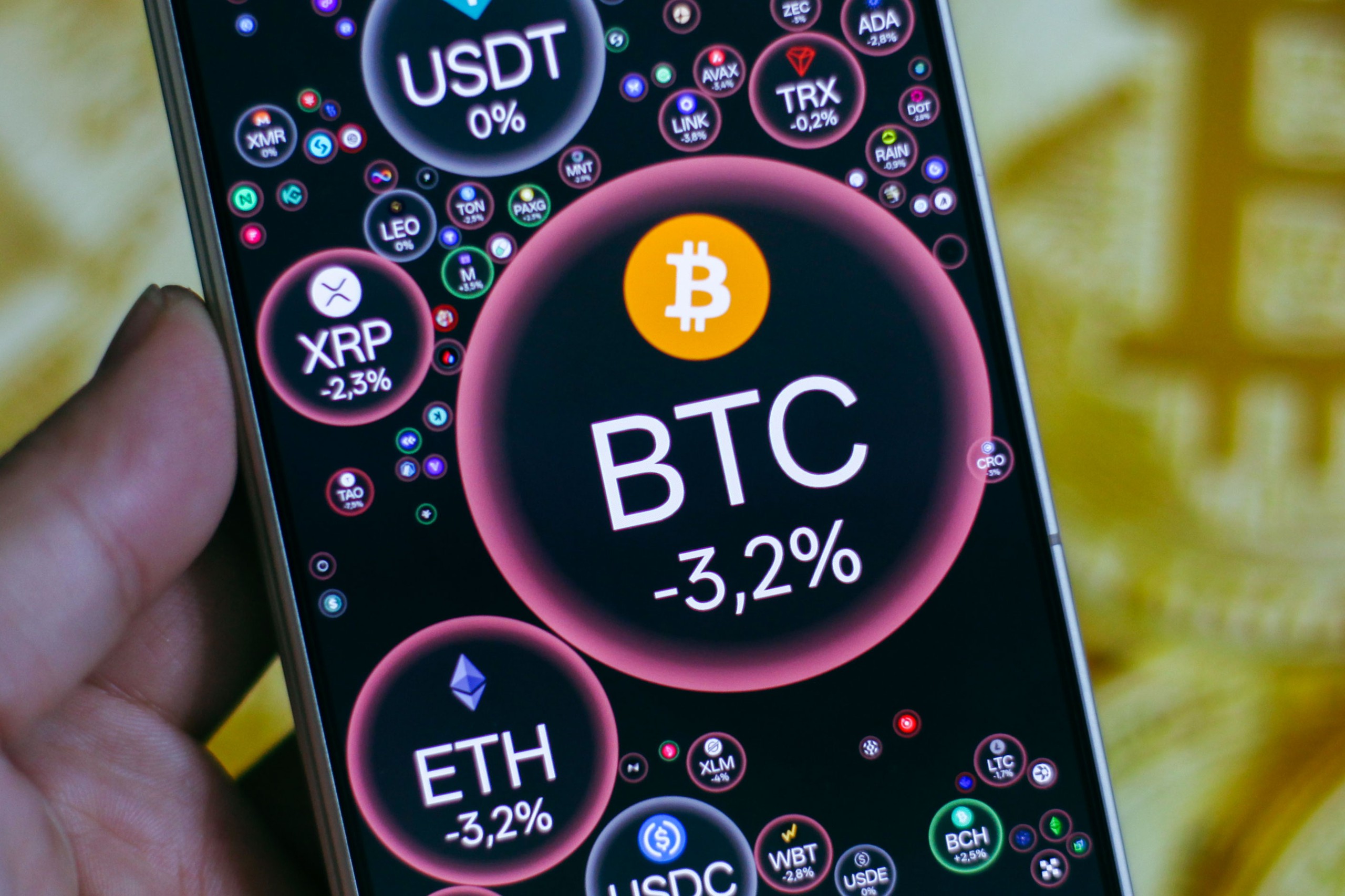 Giá Bitcoin hôm nay 3.4.2026: 44% người nắm giữ BTC đang gánh khoản lỗ 600 tỉ USD  - Ảnh 1.