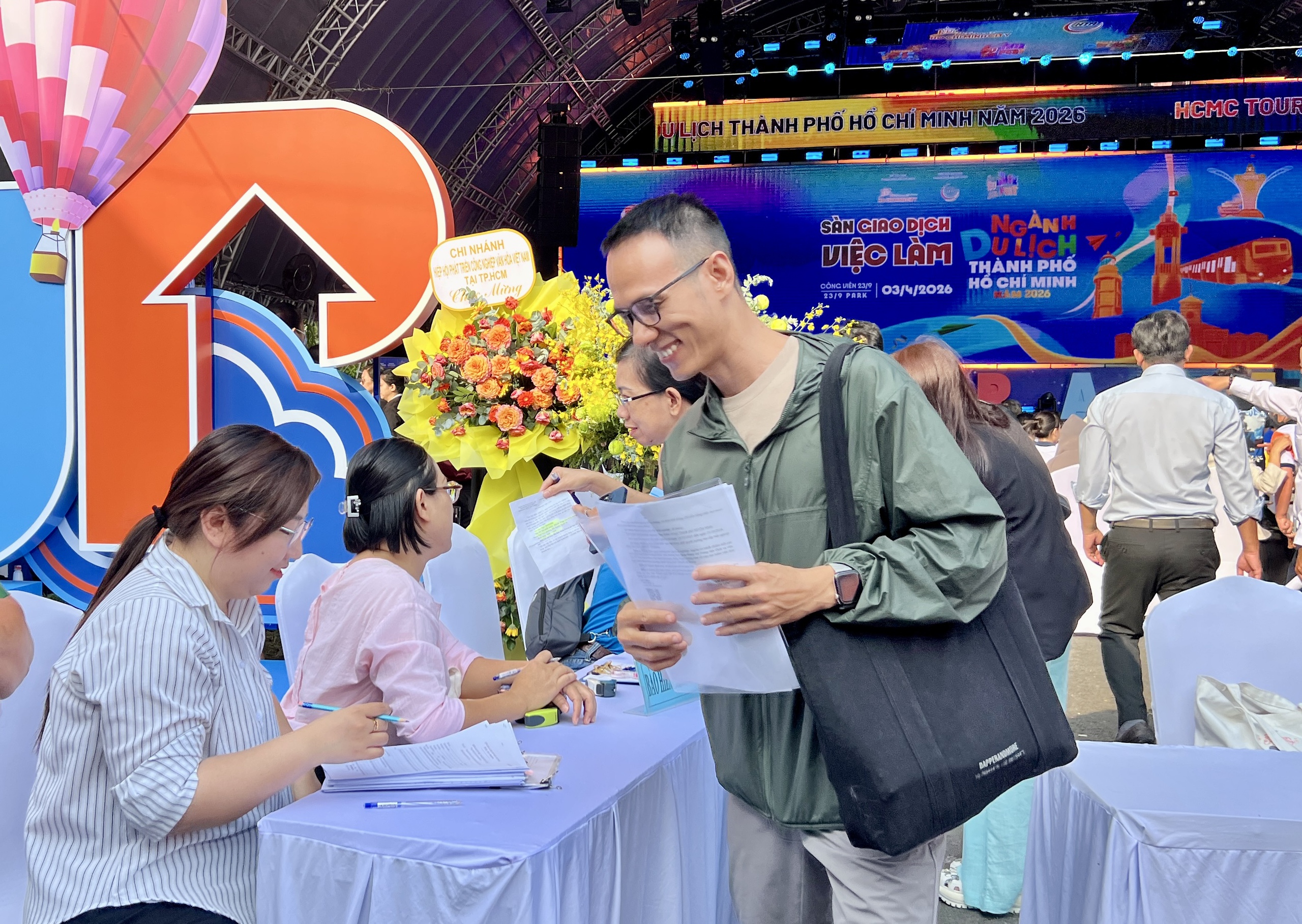 Hơn 2.100 việc làm ngành du lịch, lương từ 5 - 30 triệu đồng ở TP.HCM  - Ảnh 1.