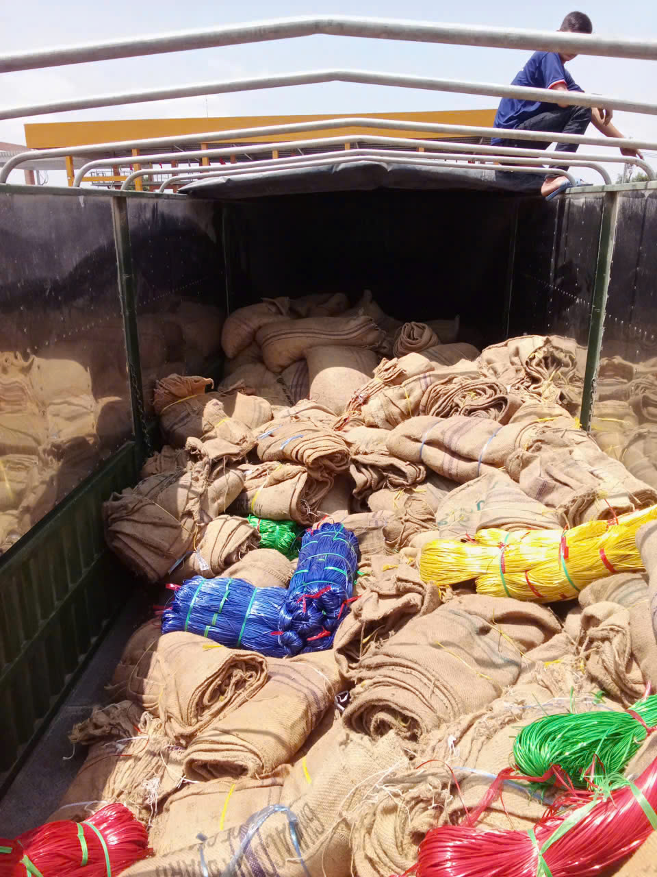 TP.HCM: Khởi tố 24 bị can 'rút ruột' 500 tấn hạt điều ở cảng Hiệp Phước - Ảnh 2.