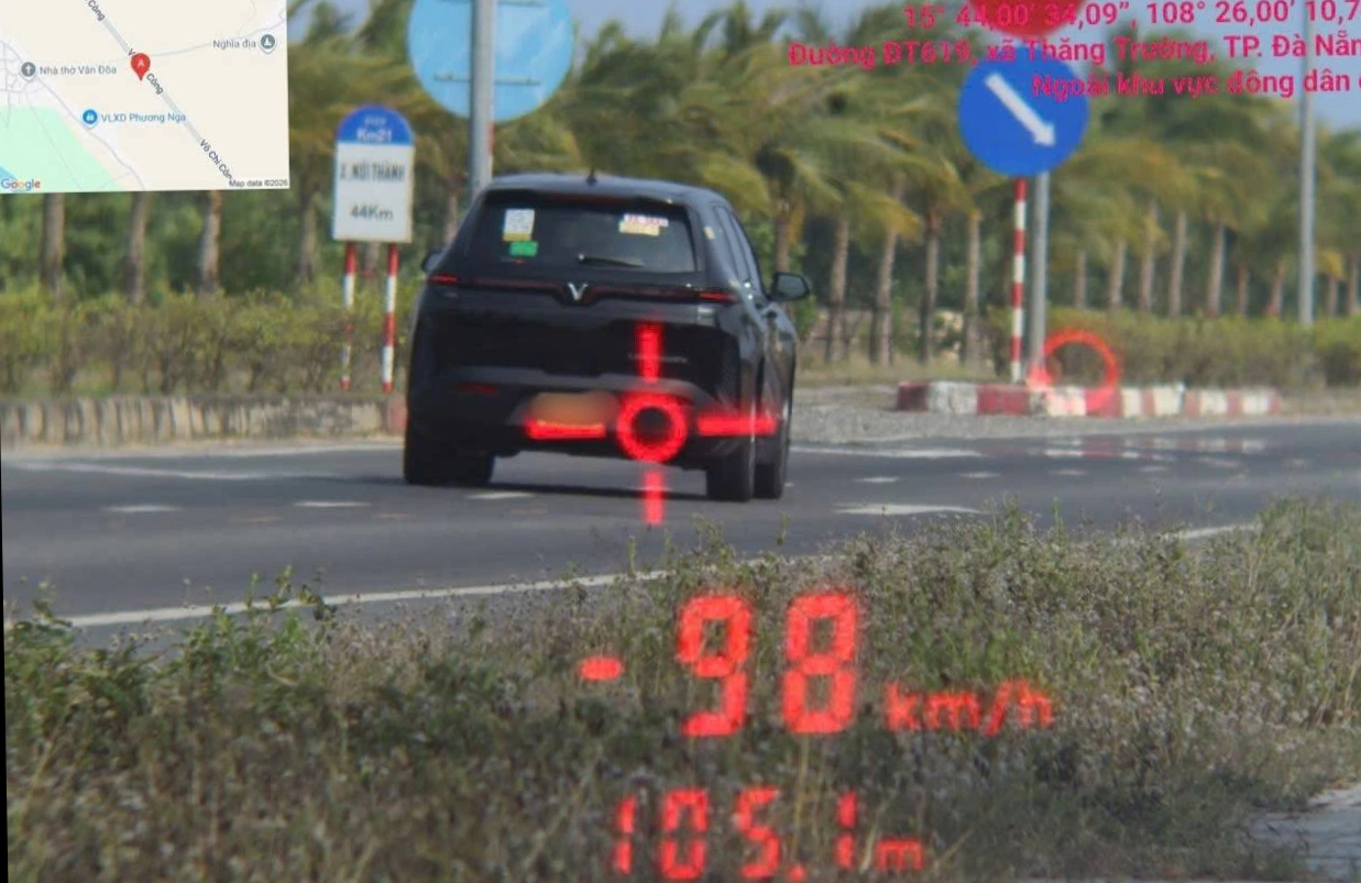 Xuyên lễ 30.4 - 1.5, CSGT Đà Nẵng 'mạnh tay' phạt nồng độ cồn, tốc độ ở cửa ngõ- Ảnh 6.