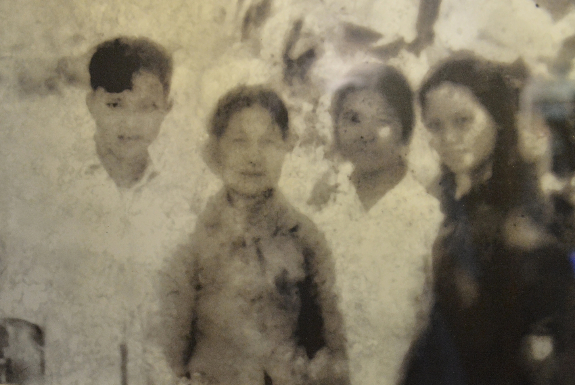 Bữa cơm đo&agrave;n tụ sau ng&agrave;y đất nước thống nhất của gia đ&igrave;nh tướng Ba Quốc- Ảnh 5.