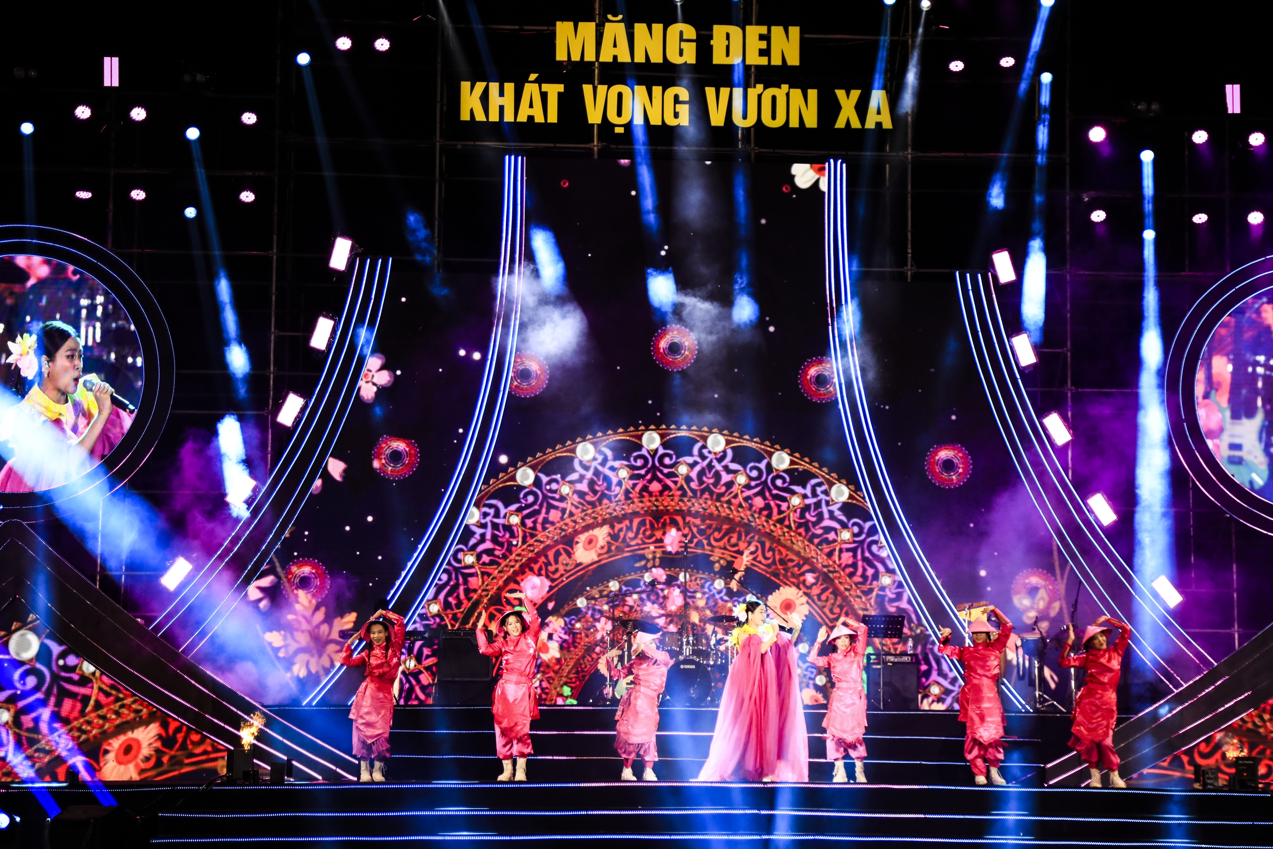 Măng Đen rực s&aacute;ng đ&ecirc;m ph&aacute;o hoa, t&aacute;i hiện bản sắc đại ng&agrave;n- Ảnh 4.