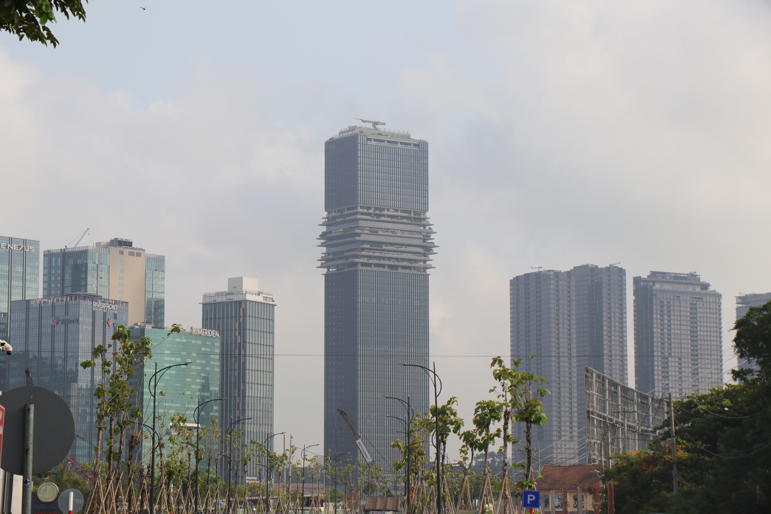 Trận địa ph&aacute;o hoa TP.HCM trước giờ khai hỏa mừng đại lễ 30.4- Ảnh 10.