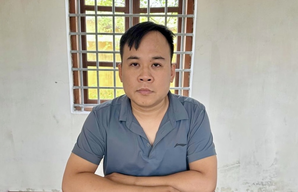 Công an Hưng Yên bắt người hỗ trợ nạp hơn 2 tỉ đồng/ngày cho ‘con bạc’ - Ảnh 1.