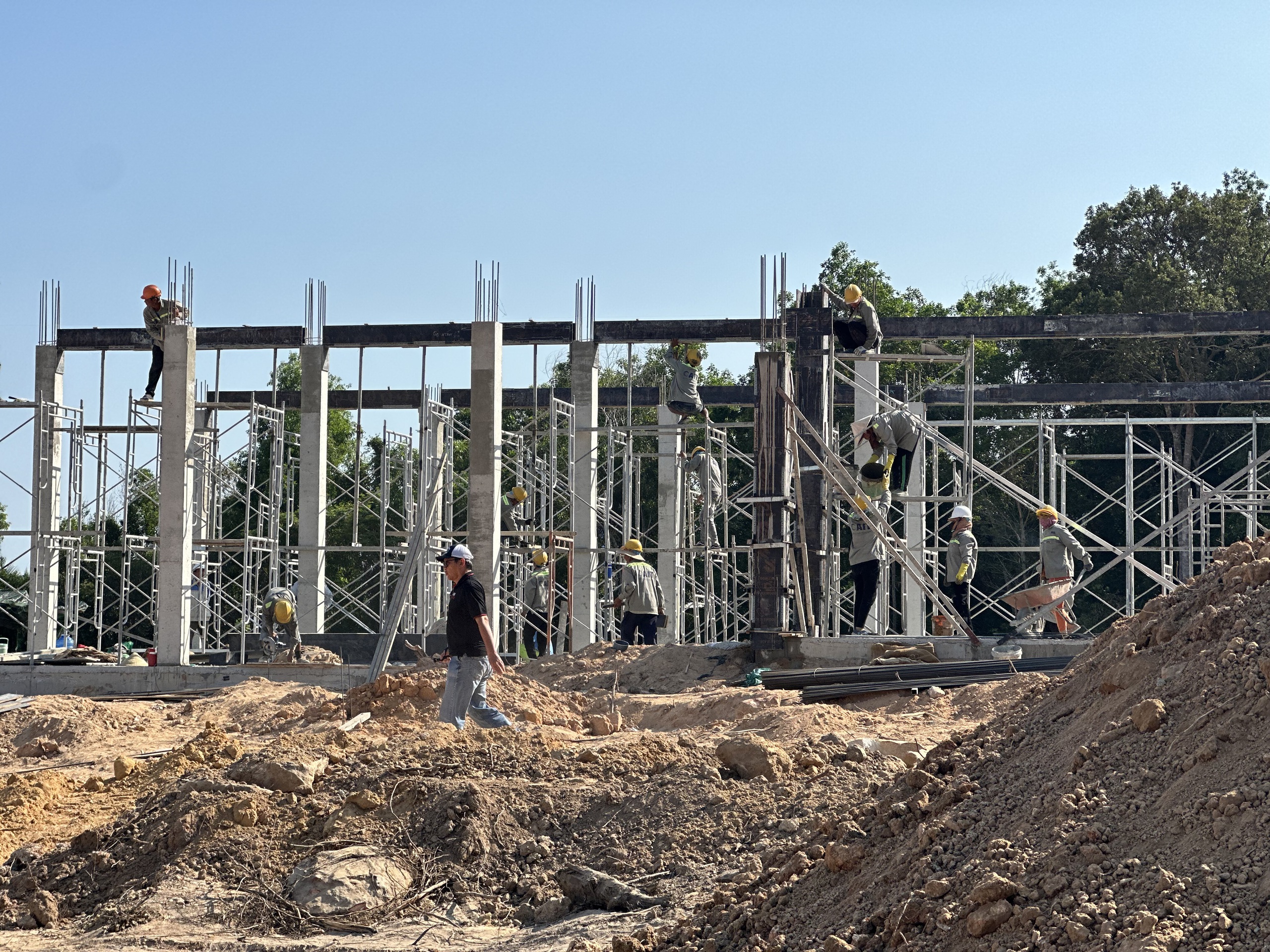 Các công trình điện phục vụ APEC 2027 tại Phú Quốc 'chạy đua' tiến độ - Ảnh 4.