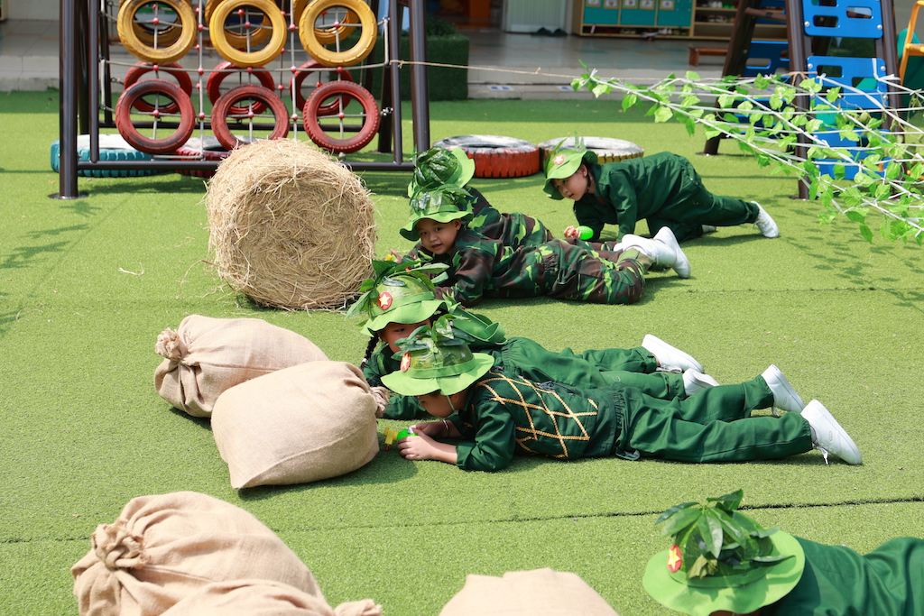 Rực rỡ cờ hoa mừng ng&agrave;y 30.4, kỷ niệm 51 năm đất nước thống nhất- Ảnh 18.