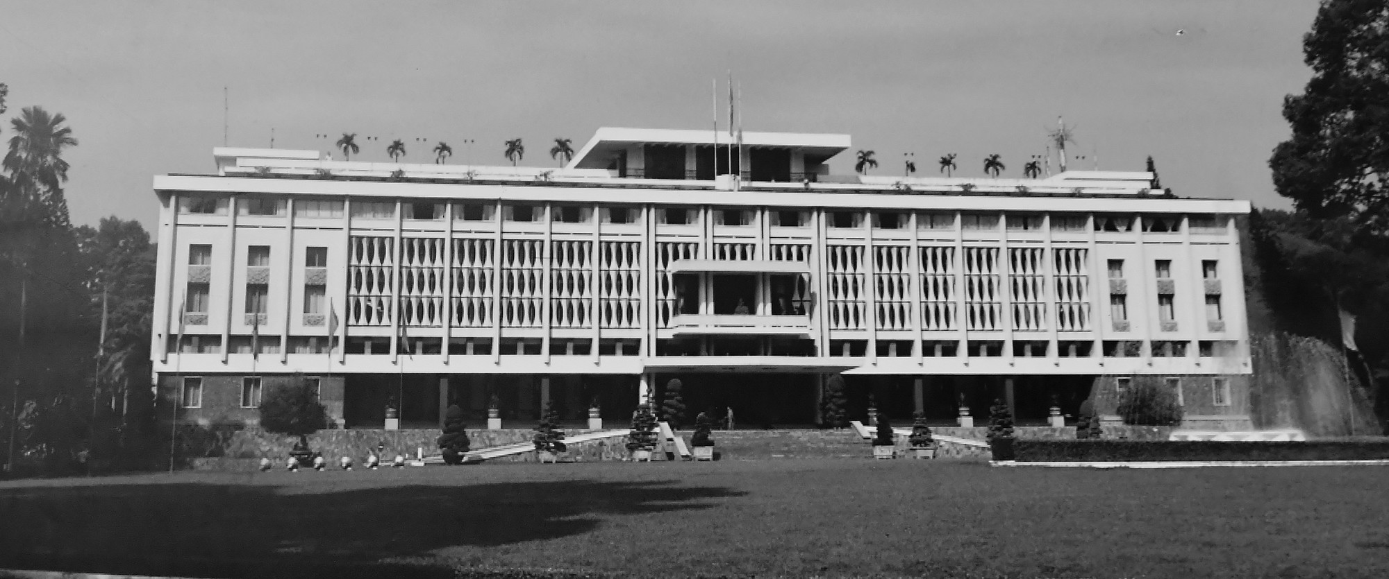 Bạn đ&atilde; kh&aacute;m ph&aacute; trọn vẹn Dinh Độc Lập chưa? - Ảnh 1.