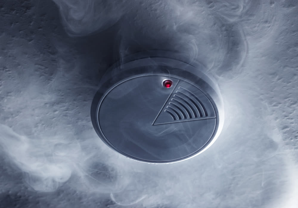 Lý do máy báo khói trong nhà chứa chất phóng xạ - Ảnh 1.