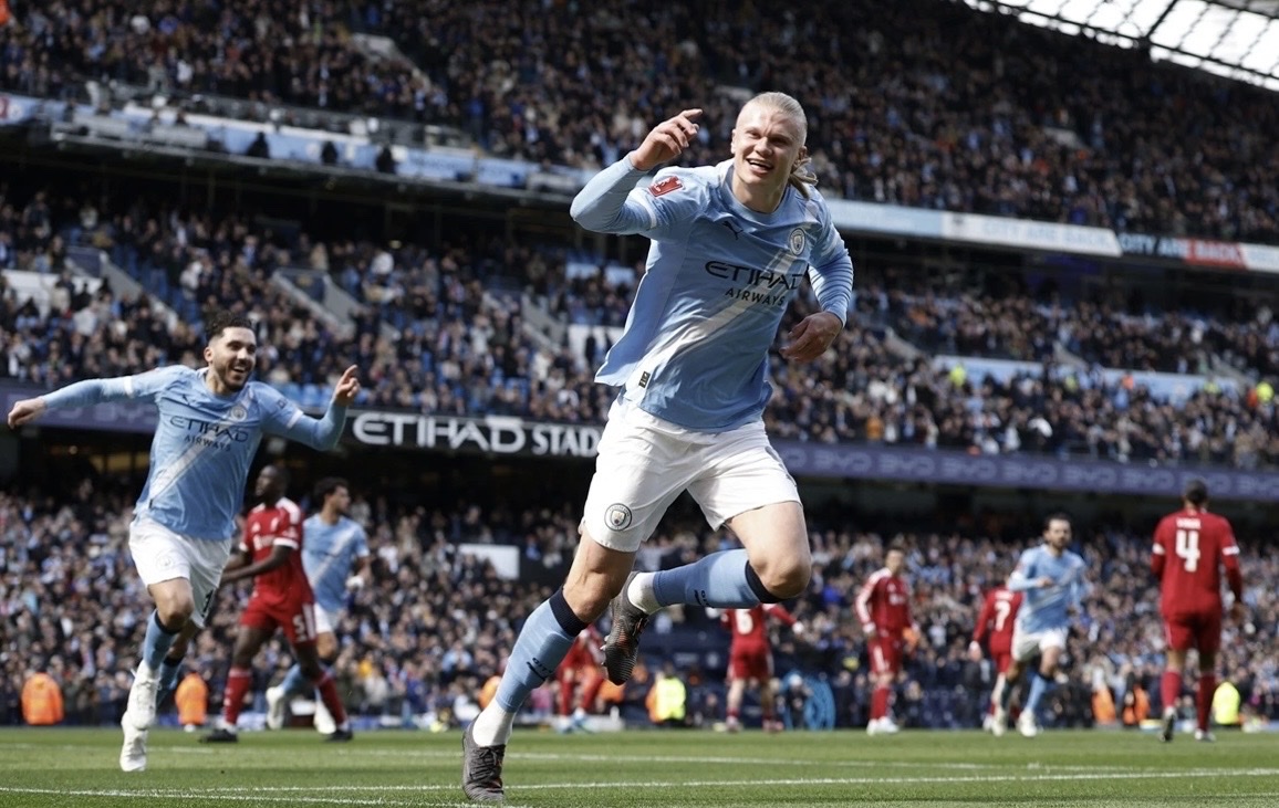 Haaland lập hattrick, Man City thắng đậm khó tin Liverpool trong ngày HLV  Guardiola ngồi khán đài