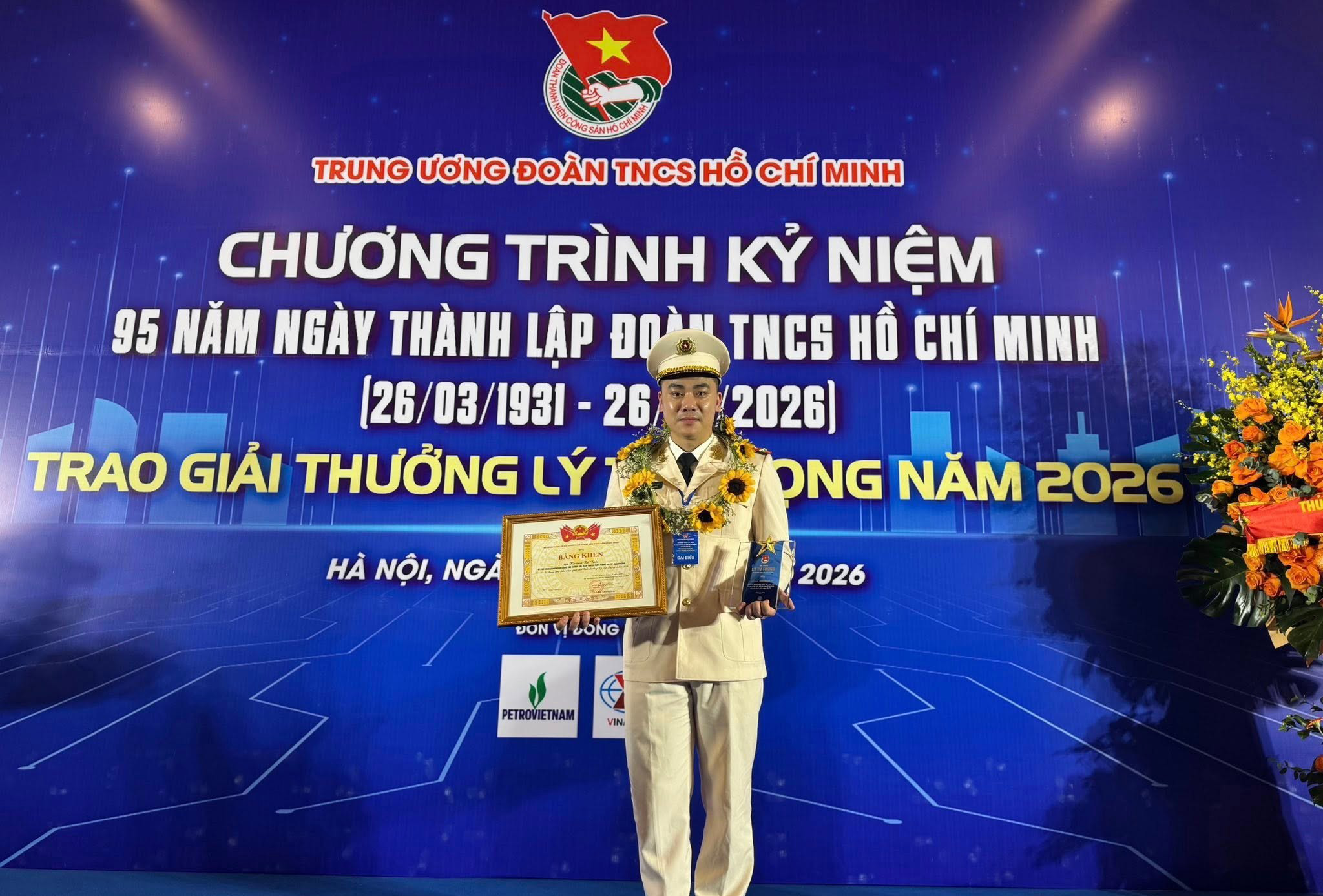Chiến sĩ trẻ ti&ecirc;n phong ứng dụng tr&iacute; tuệ nh&acirc;n tạo v&agrave;o c&ocirc;ng t&aacute;c d&acirc;n vận - Ảnh 4.