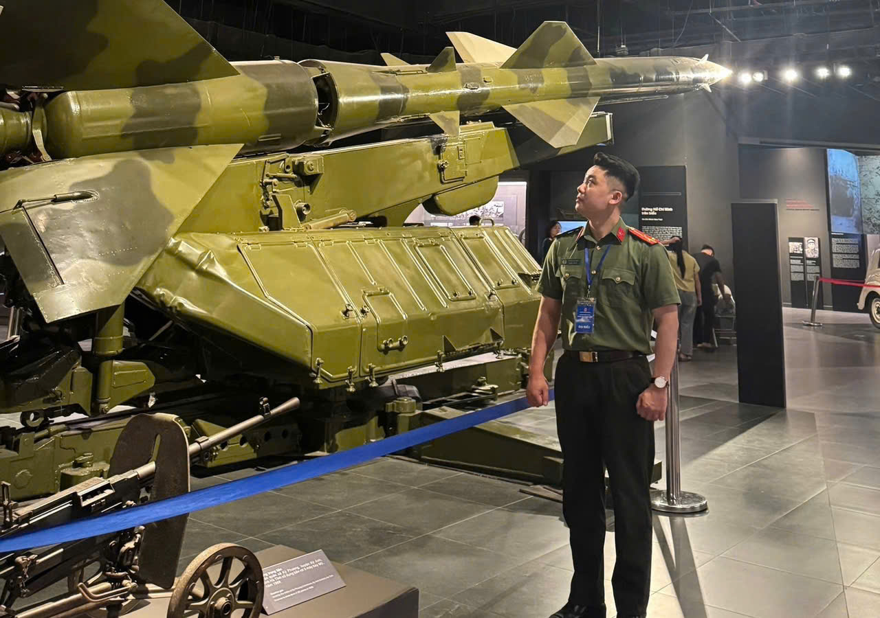 Chiến sĩ trẻ ti&ecirc;n phong ứng dụng tr&iacute; tuệ nh&acirc;n tạo v&agrave;o c&ocirc;ng t&aacute;c d&acirc;n vận - Ảnh 2.