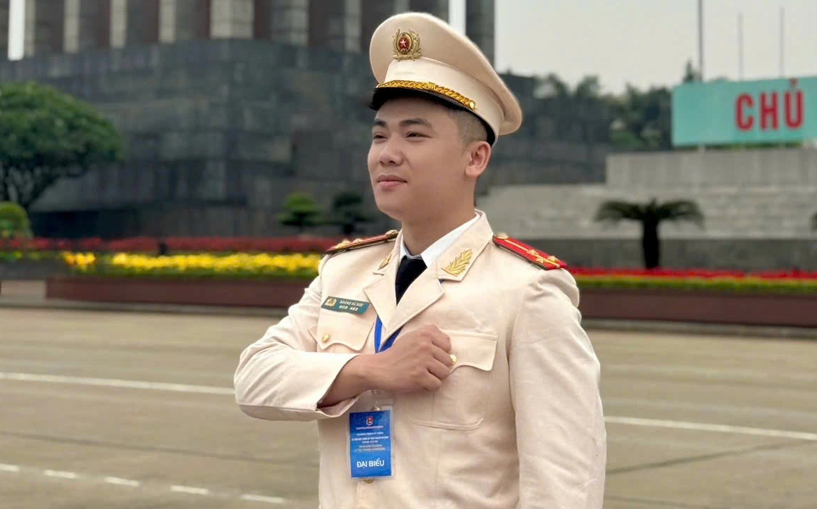 Chiến sĩ trẻ ti&ecirc;n phong ứng dụng tr&iacute; tuệ nh&acirc;n tạo v&agrave;o c&ocirc;ng t&aacute;c d&acirc;n vận - Ảnh 1.