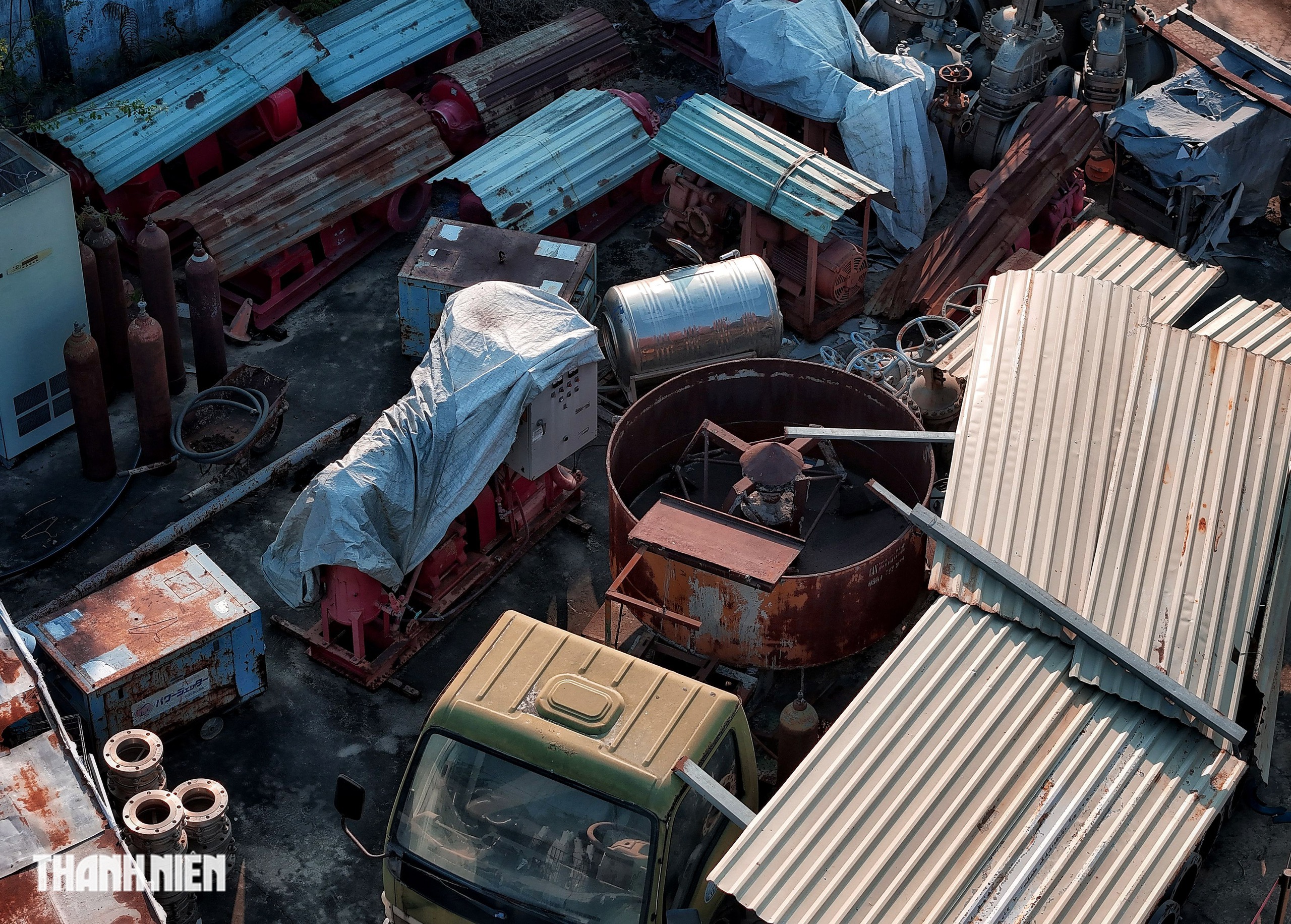 B&ecirc;n trong Tổng kho xăng dầu 12.000 tỉ đồng ở Nh&agrave; B&egrave; bỏ hoang nhiều năm- Ảnh 11.